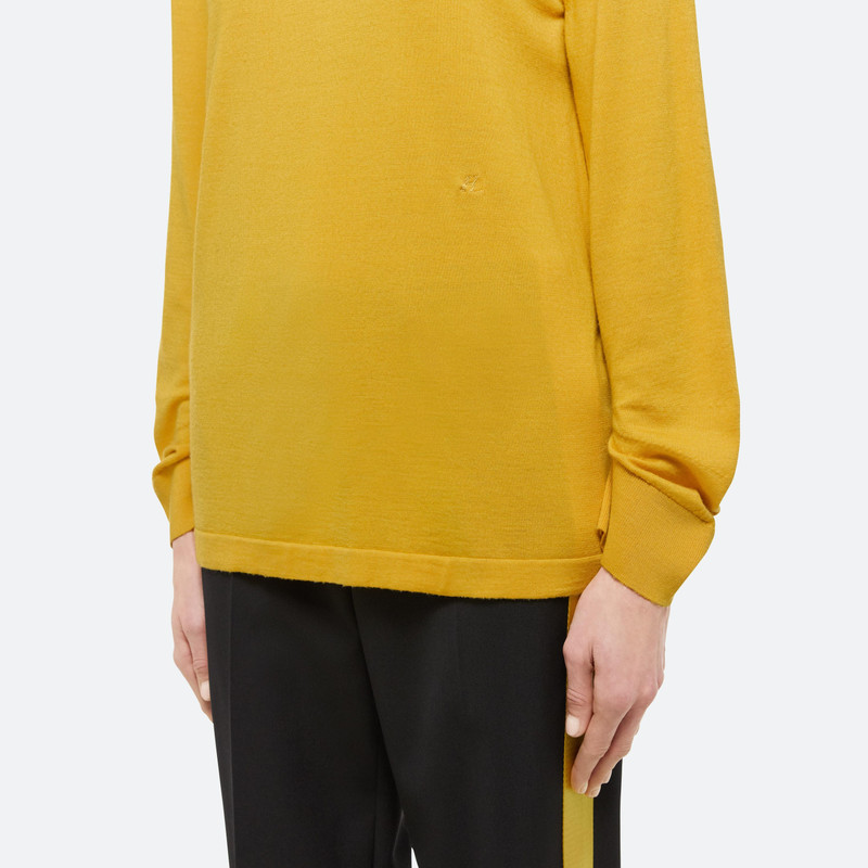 CURVED SLEEVE SWEATER 7