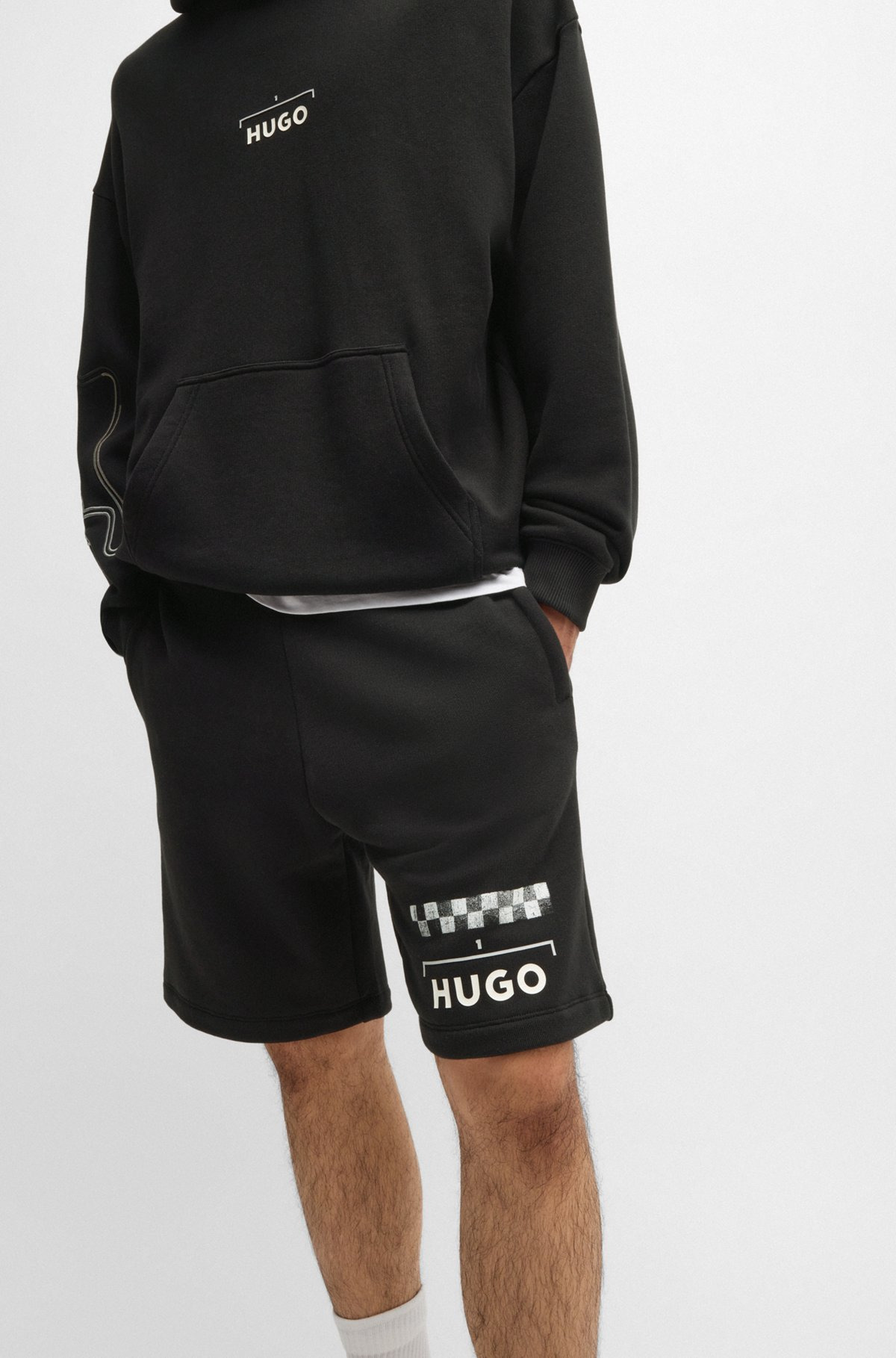 SHORTS WITH RACING PRINT - 3
