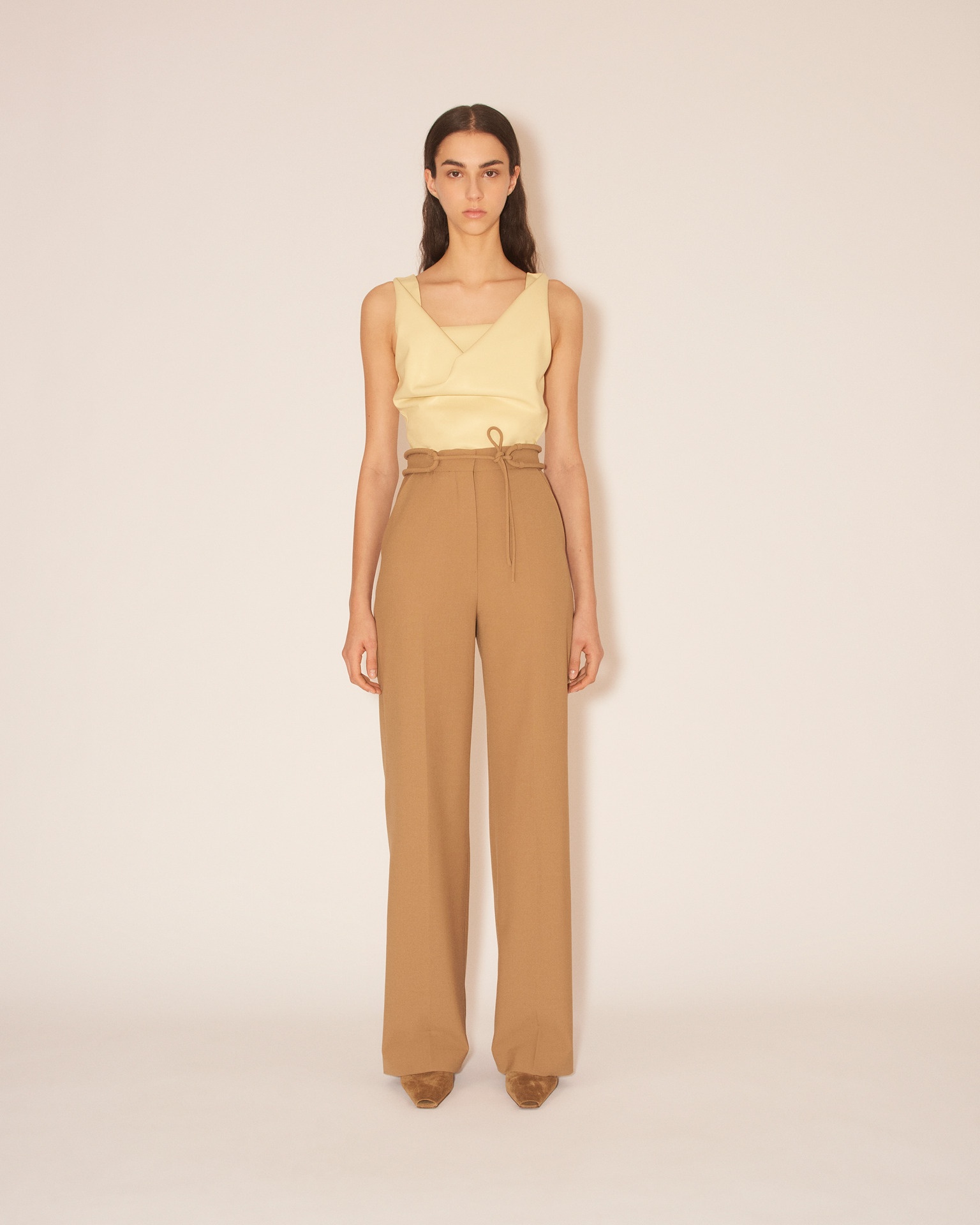 LICIA - Relaxed summer suiting with belt detail - Camel - 2