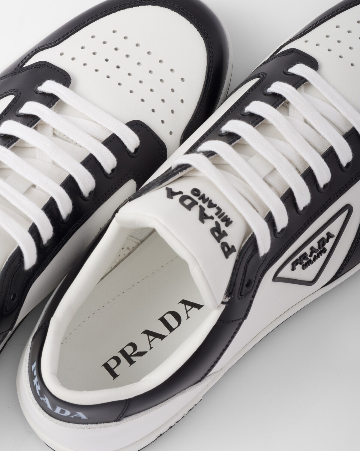 スニーカー Prada District Leather Sneakers White Black Prada District leather sneakers | REVERSIBLE