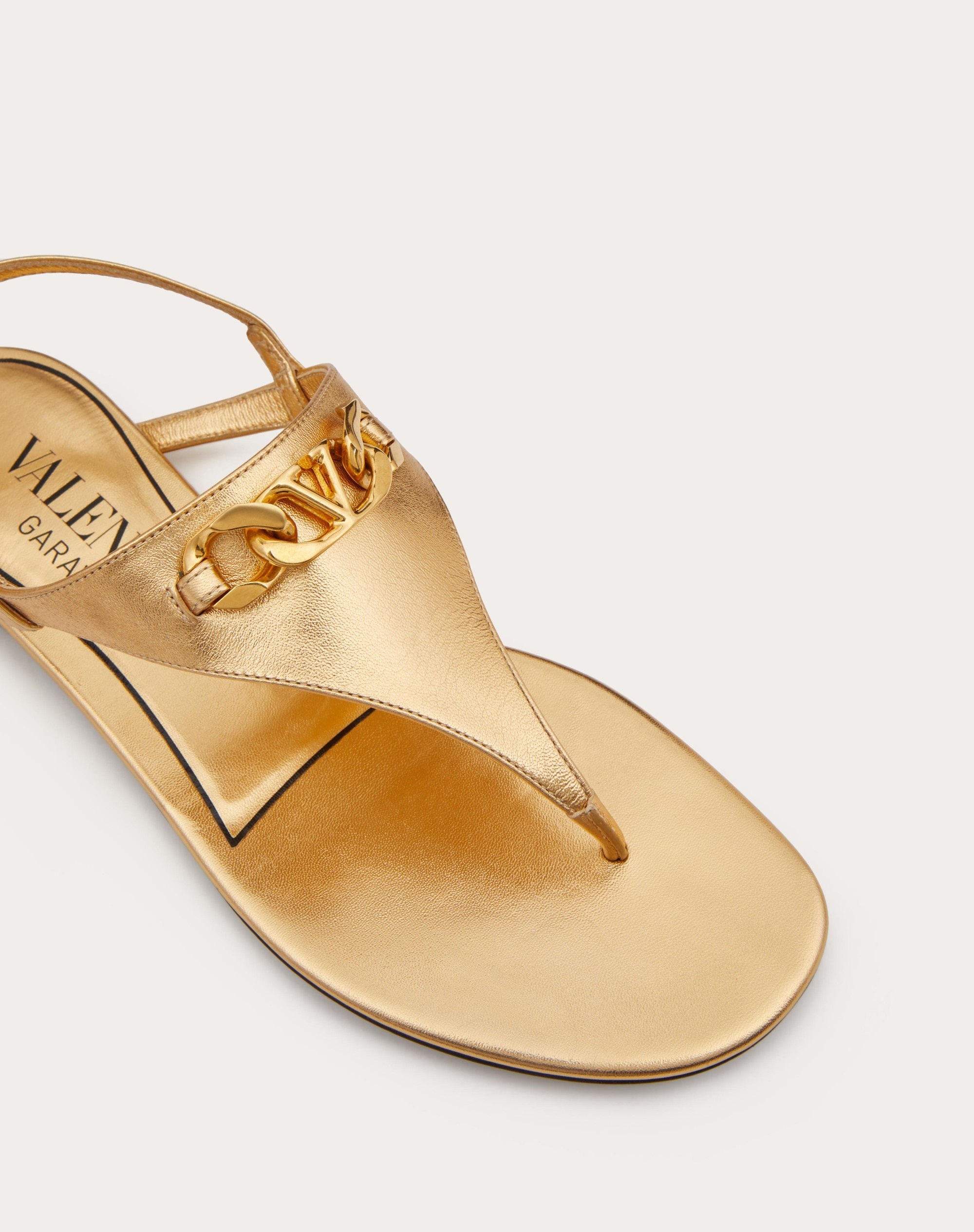 VLOGO CHAIN METALLIC NAPPA FLAT THONG SANDALS - 4