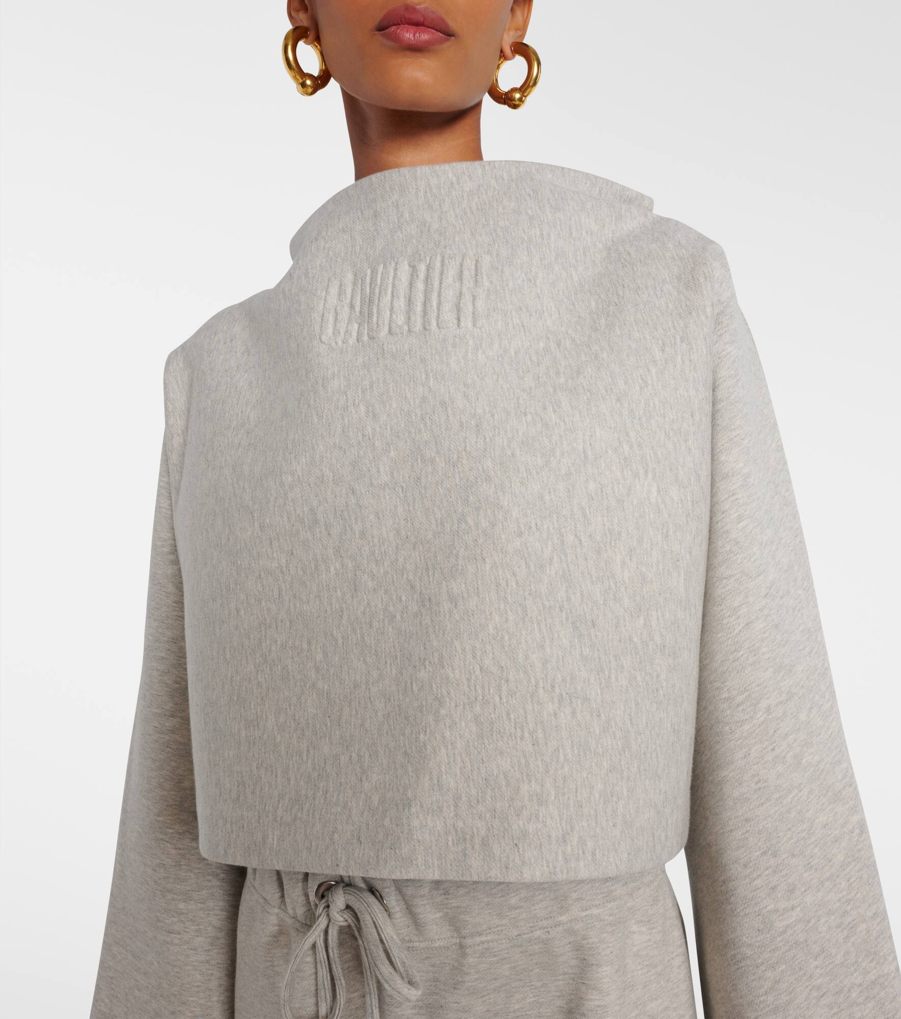 Cropped embossed logo cotton hoodie - 4