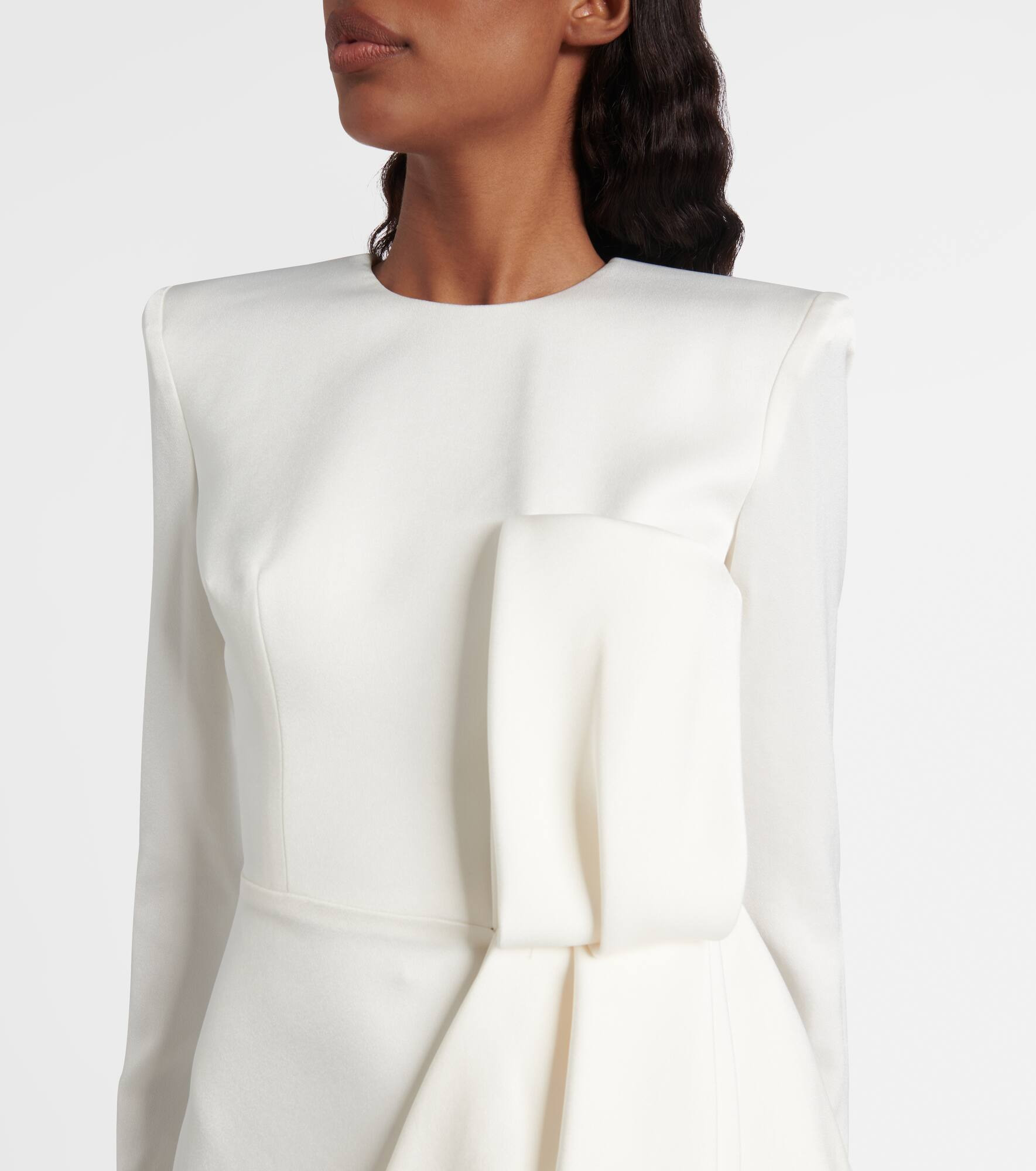 Bow-detail crêpe satin gown - 4