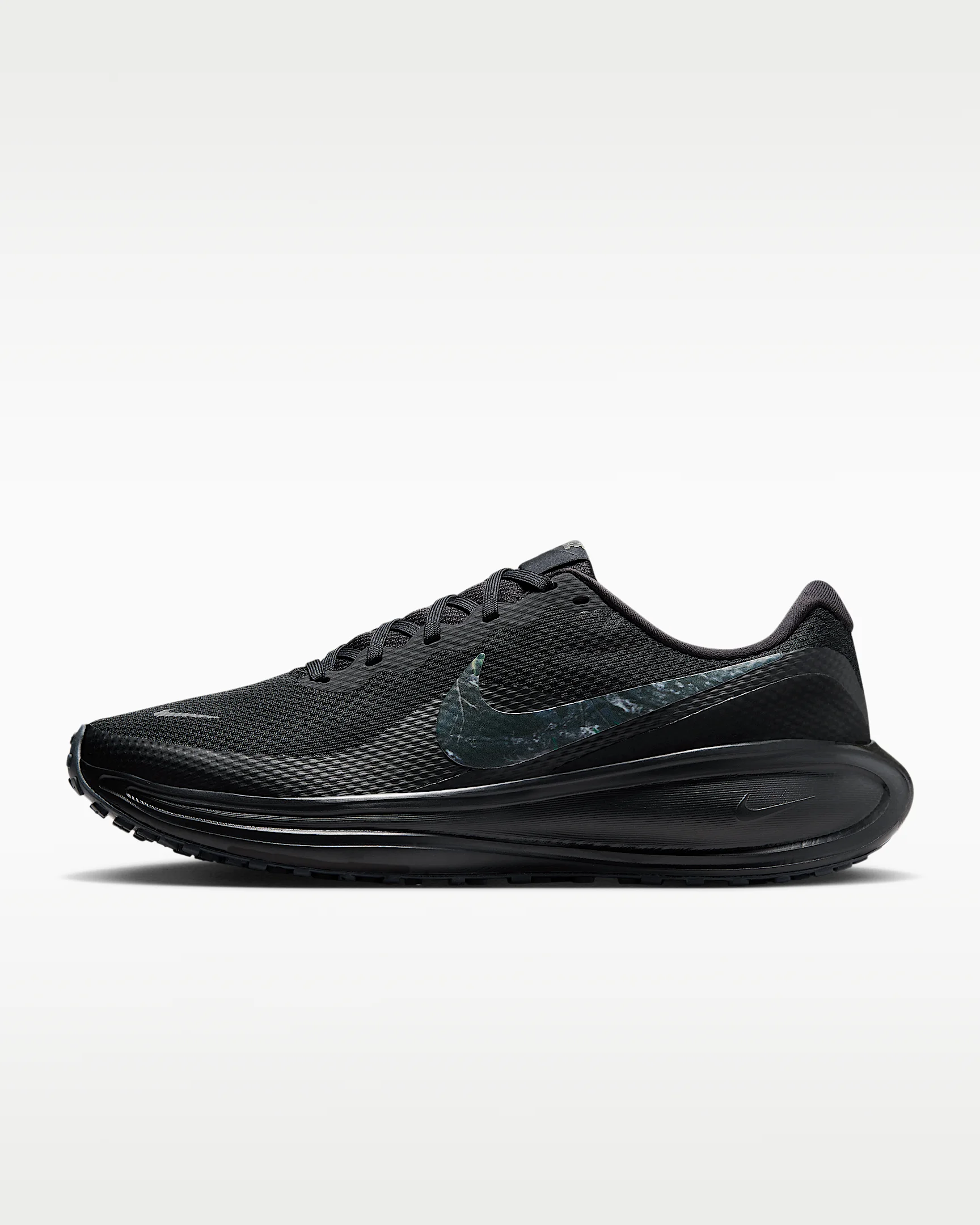 Nike Revolution 8 Men's Realtree® Road Running Shoes - 1
