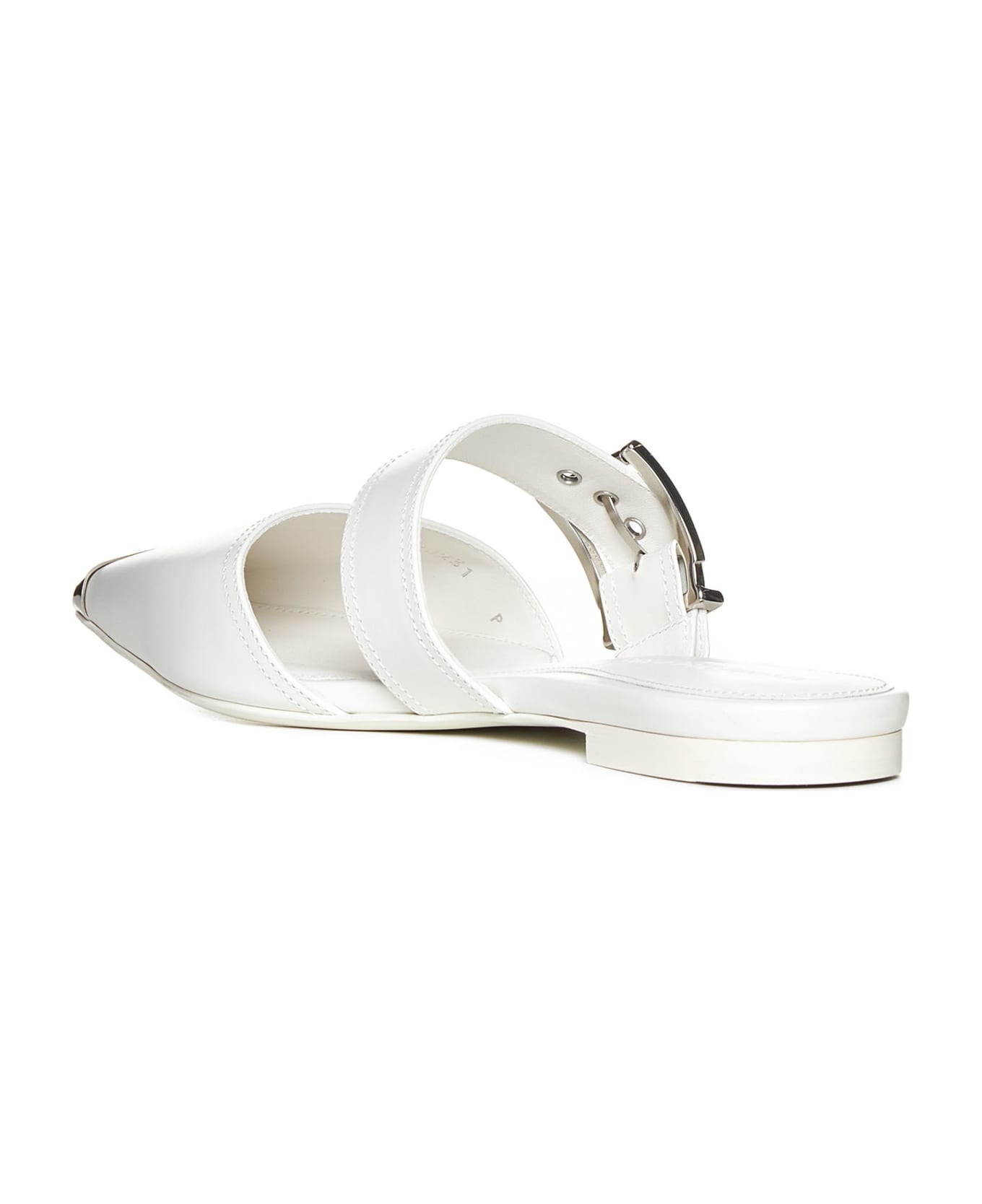 【送料&関税込】Alexander McQueen Ivory punk Flat Sandals Alexander McQueen Ivory 'punk' Flat Sandals | italist