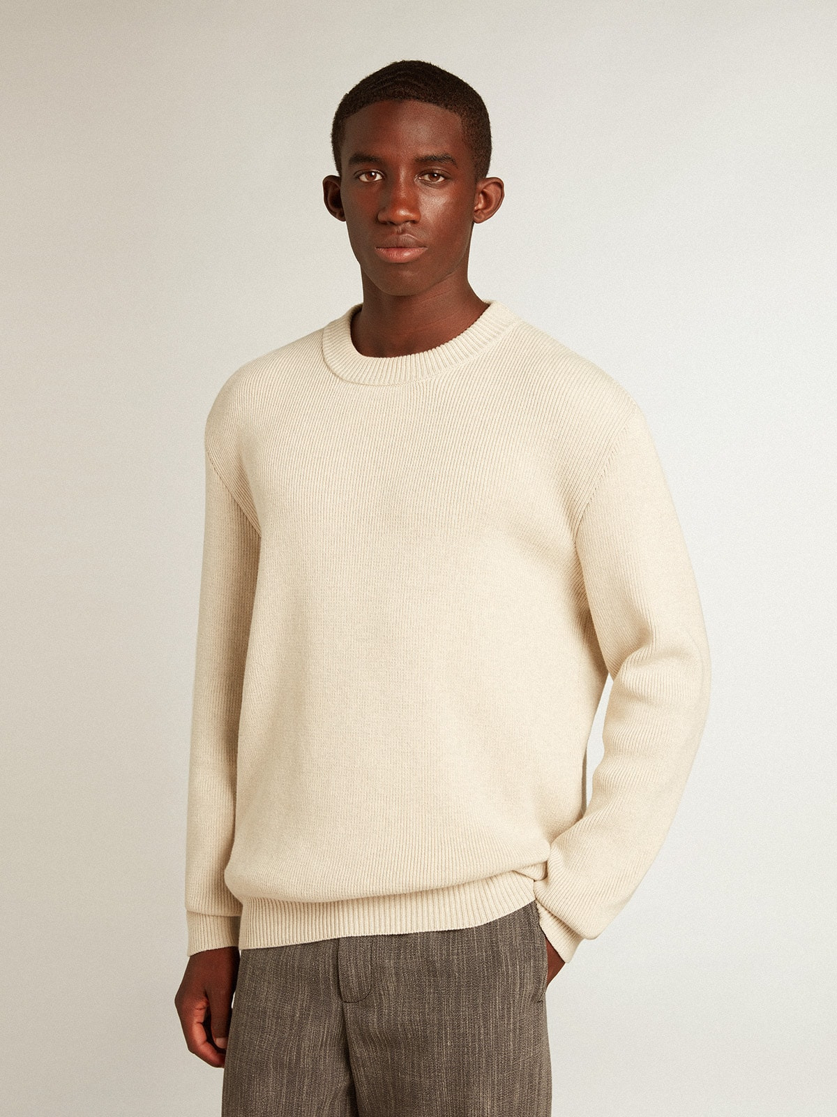 Men’s round-neck sweater in panama-colored cotton with logo on the back - 5