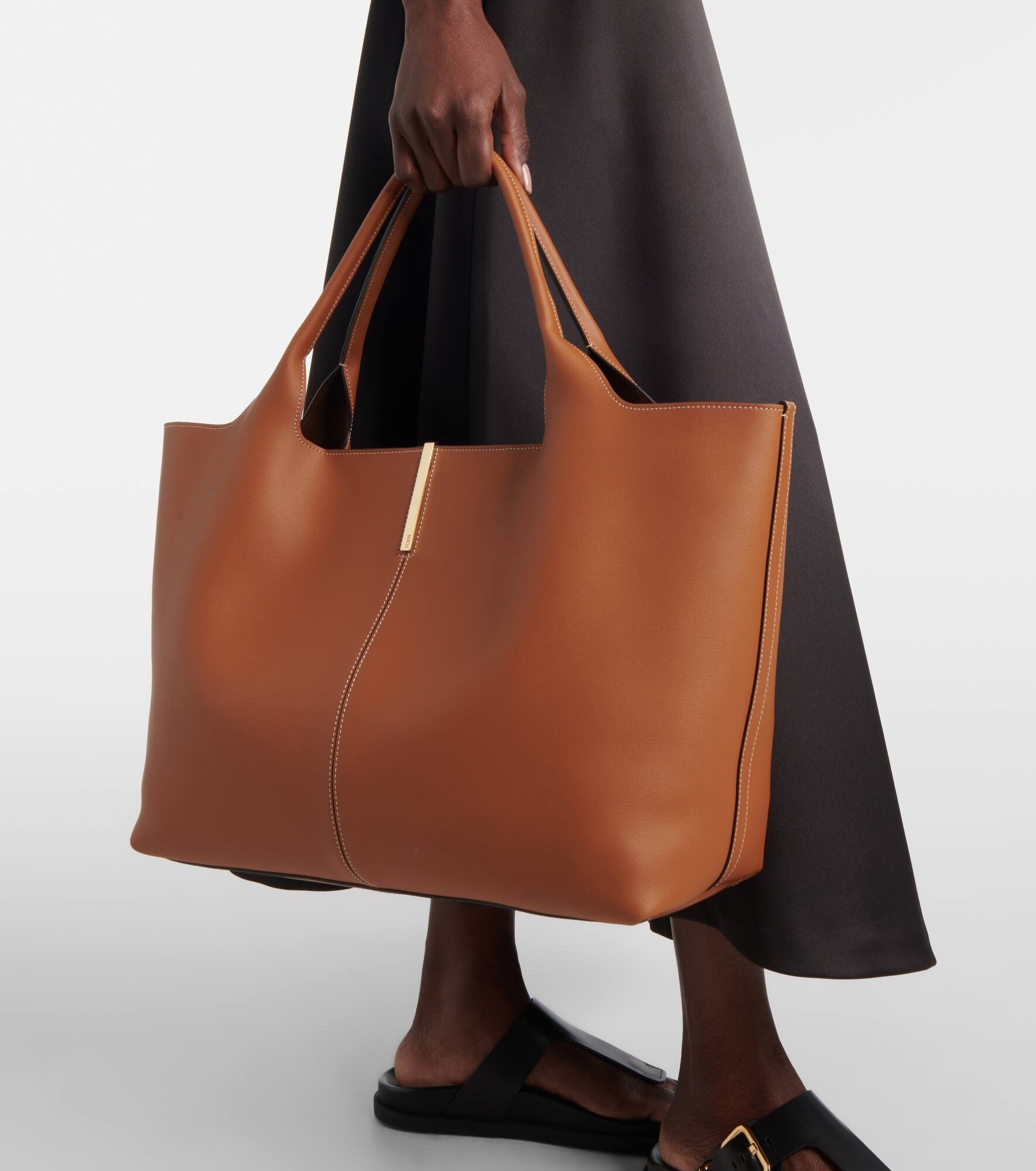 Medium leather tote bag - 2