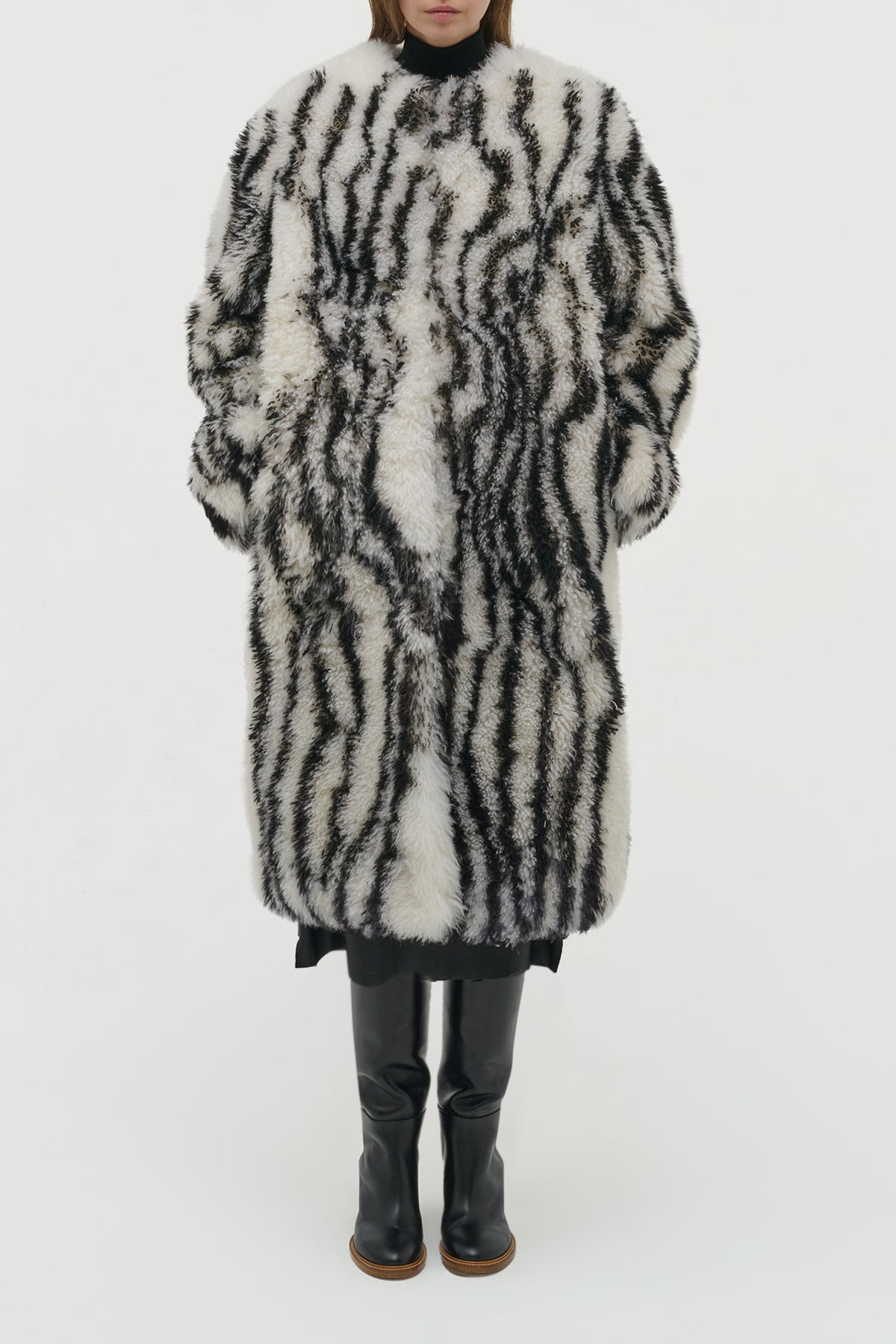 Ebel Coat in Ivory & Black Cashmere Shearling - 2