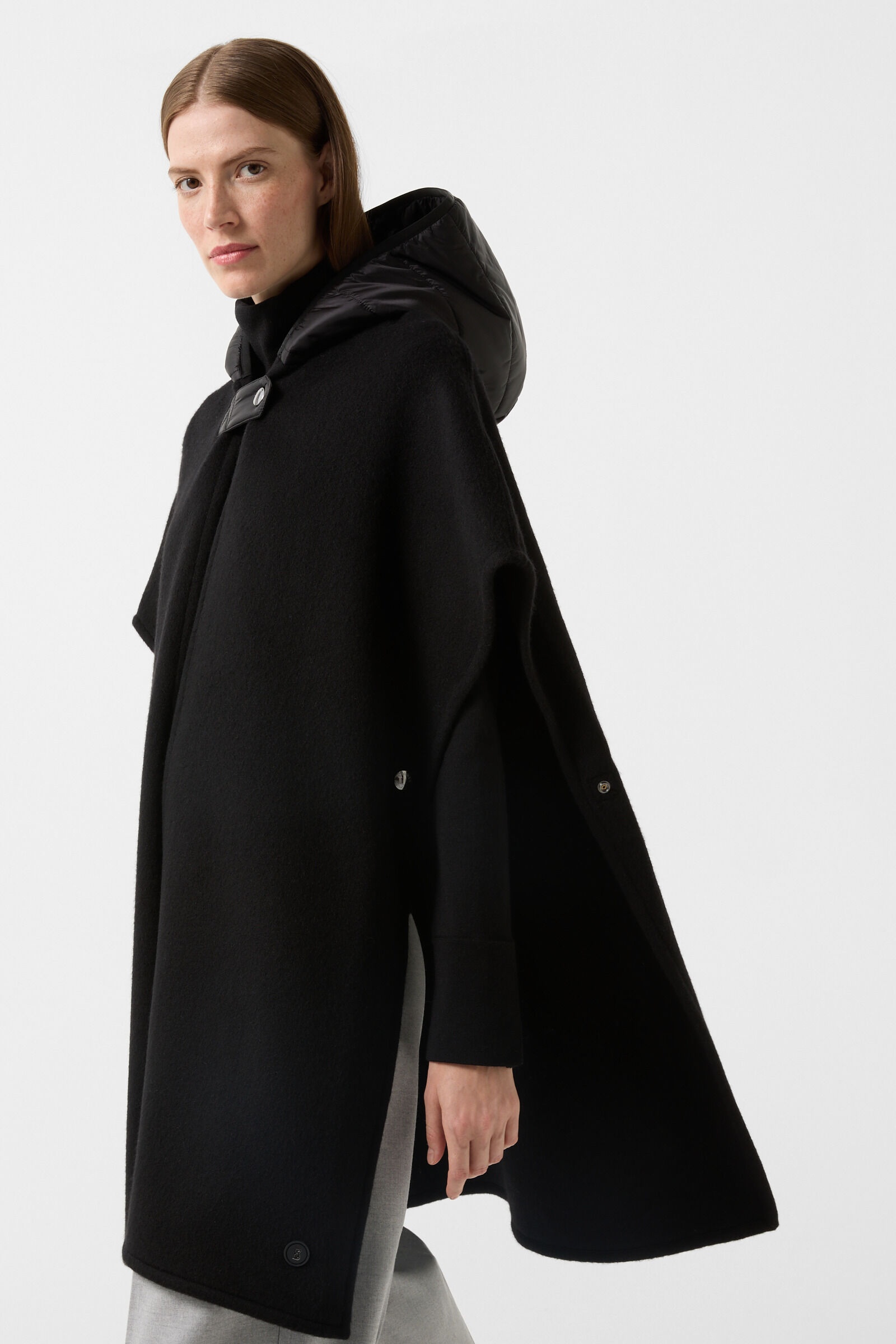 Nilla Cape in Black - 5