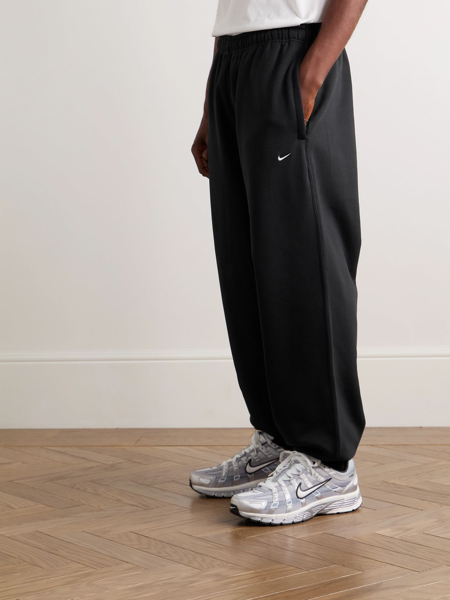 Solo Swoosh Tapered Logo-Embroidered Cotton-Blend Jersey Sweatpants Black - 3