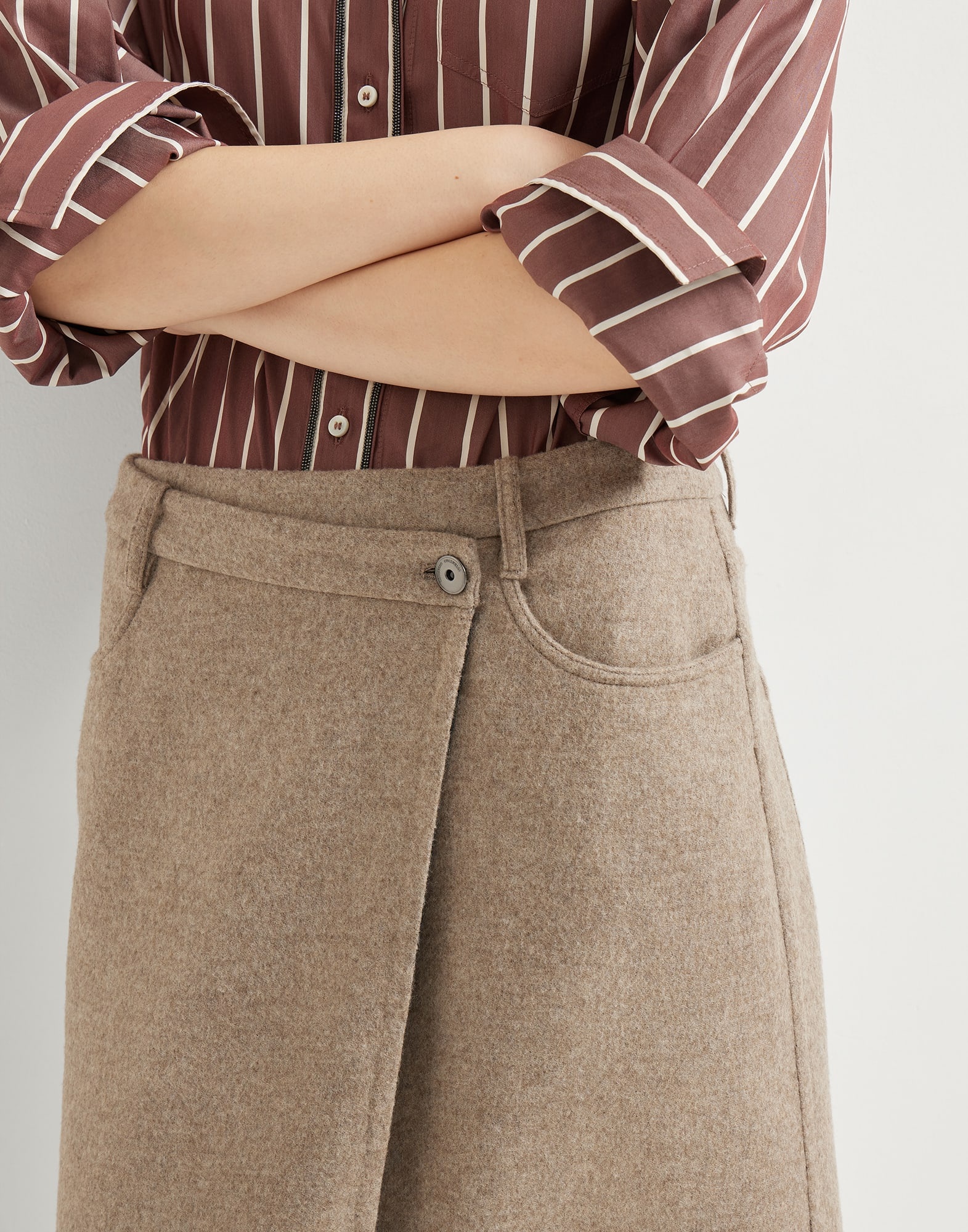 Hand-crafted wrapped skirt in virgin wool double cloth - 3