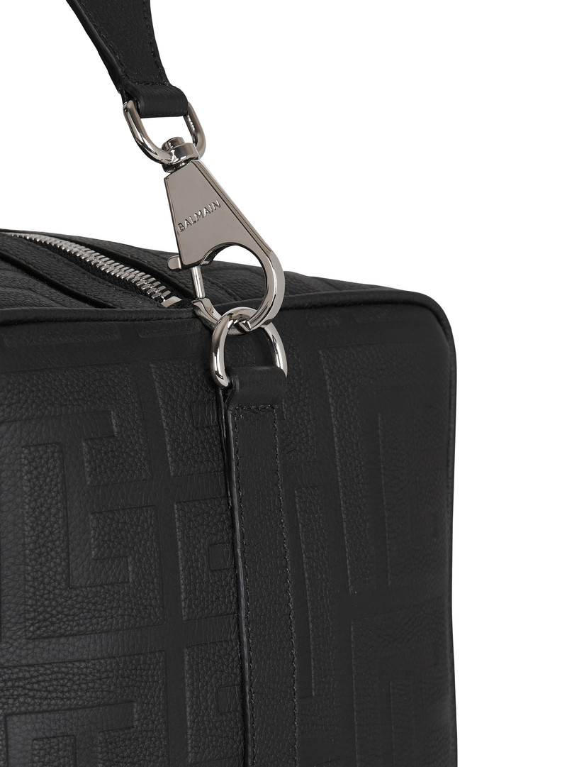 Travel bag in grained leather 5