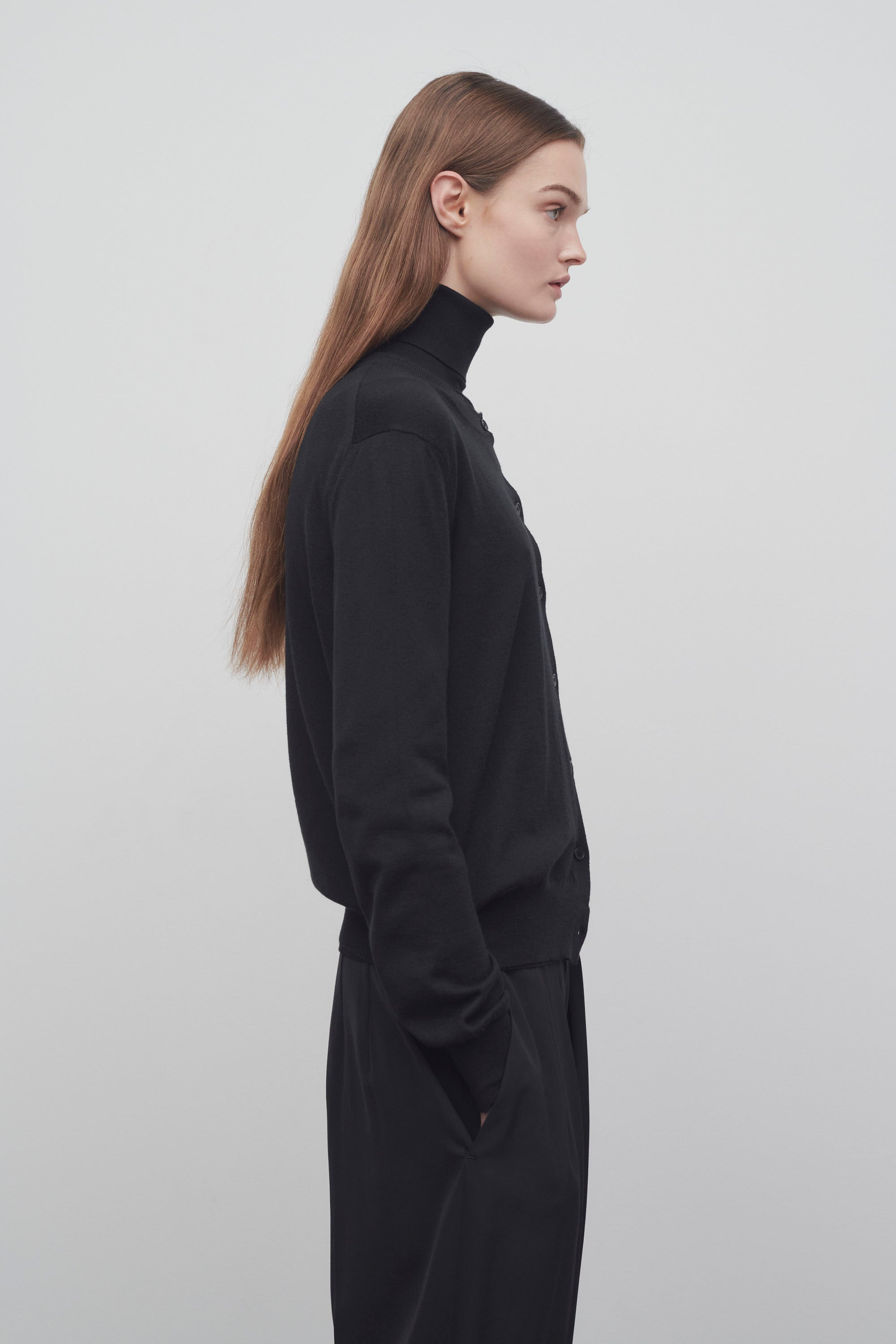 Battersea Cardigan in Cashmere - 4