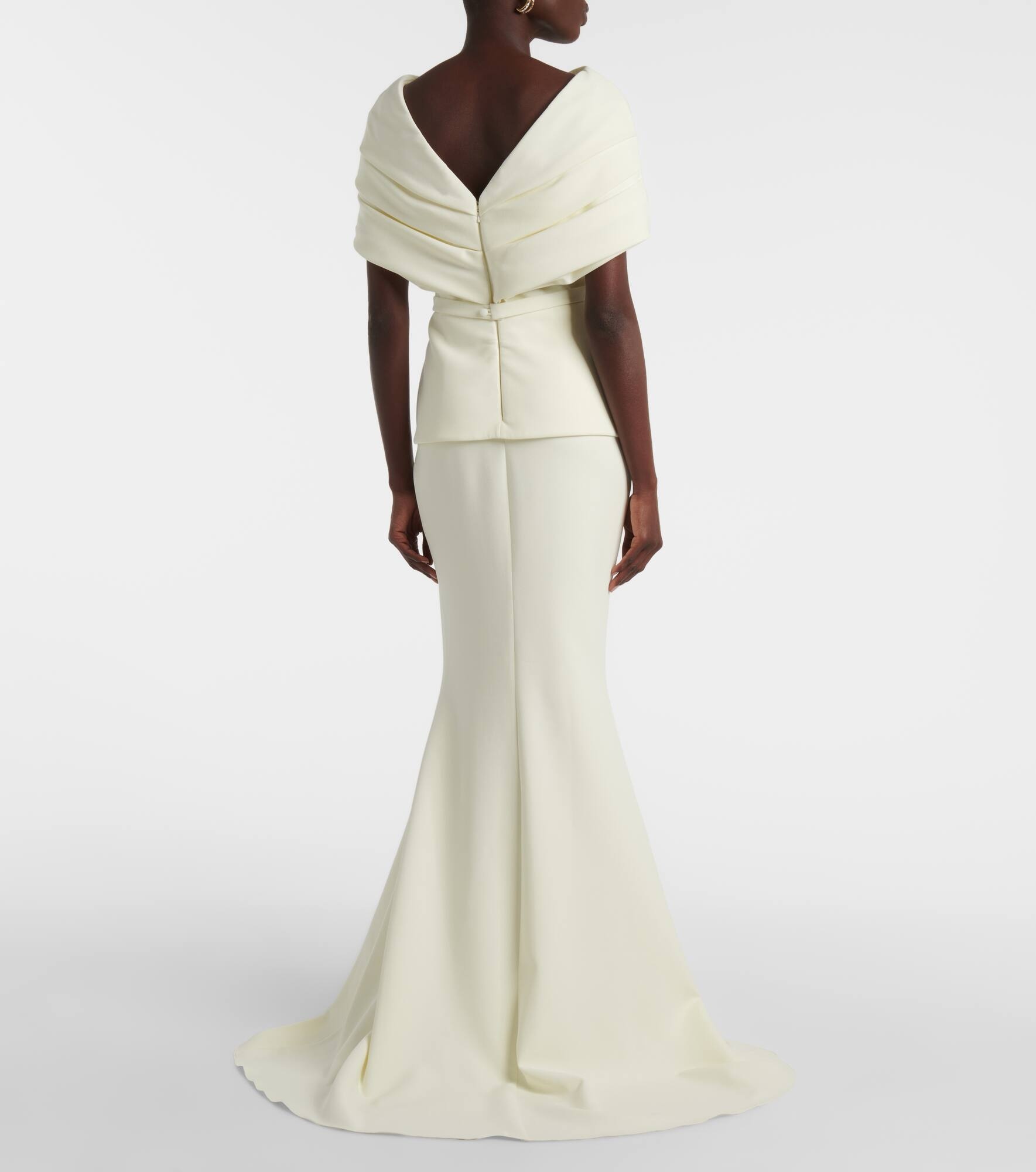 Pleated caped crêpe gown - 3