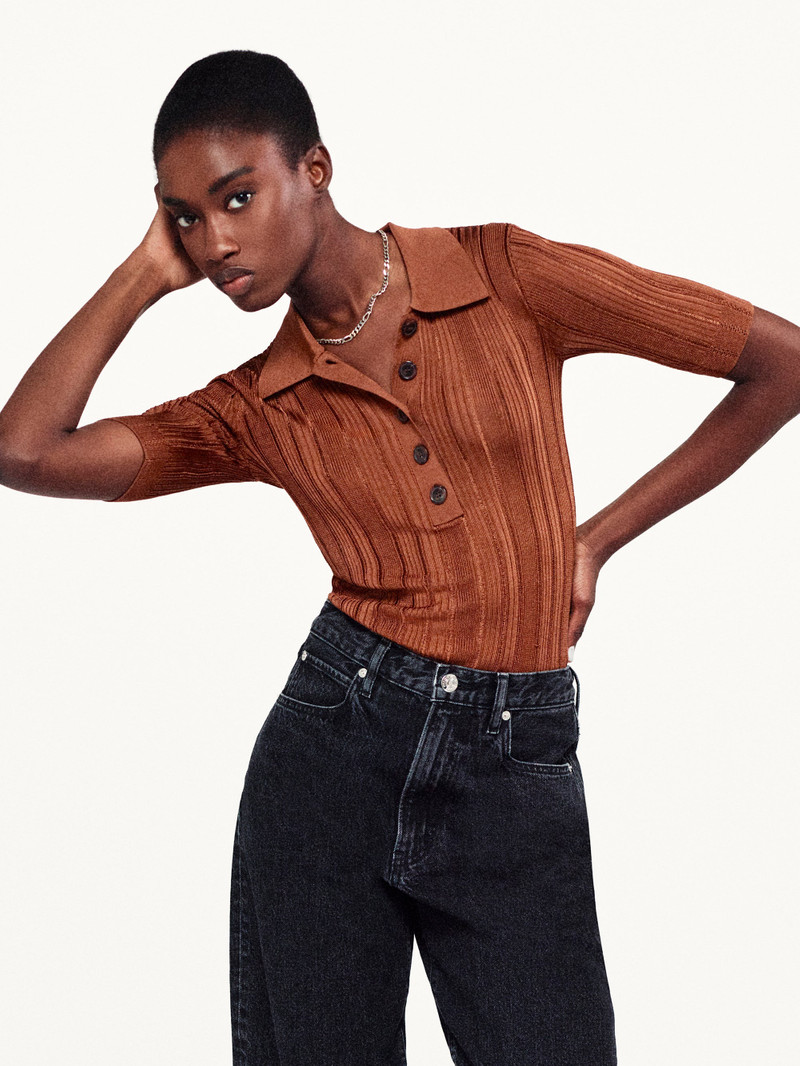 FRAME Laddered Rib Polo in Light Camel outlook