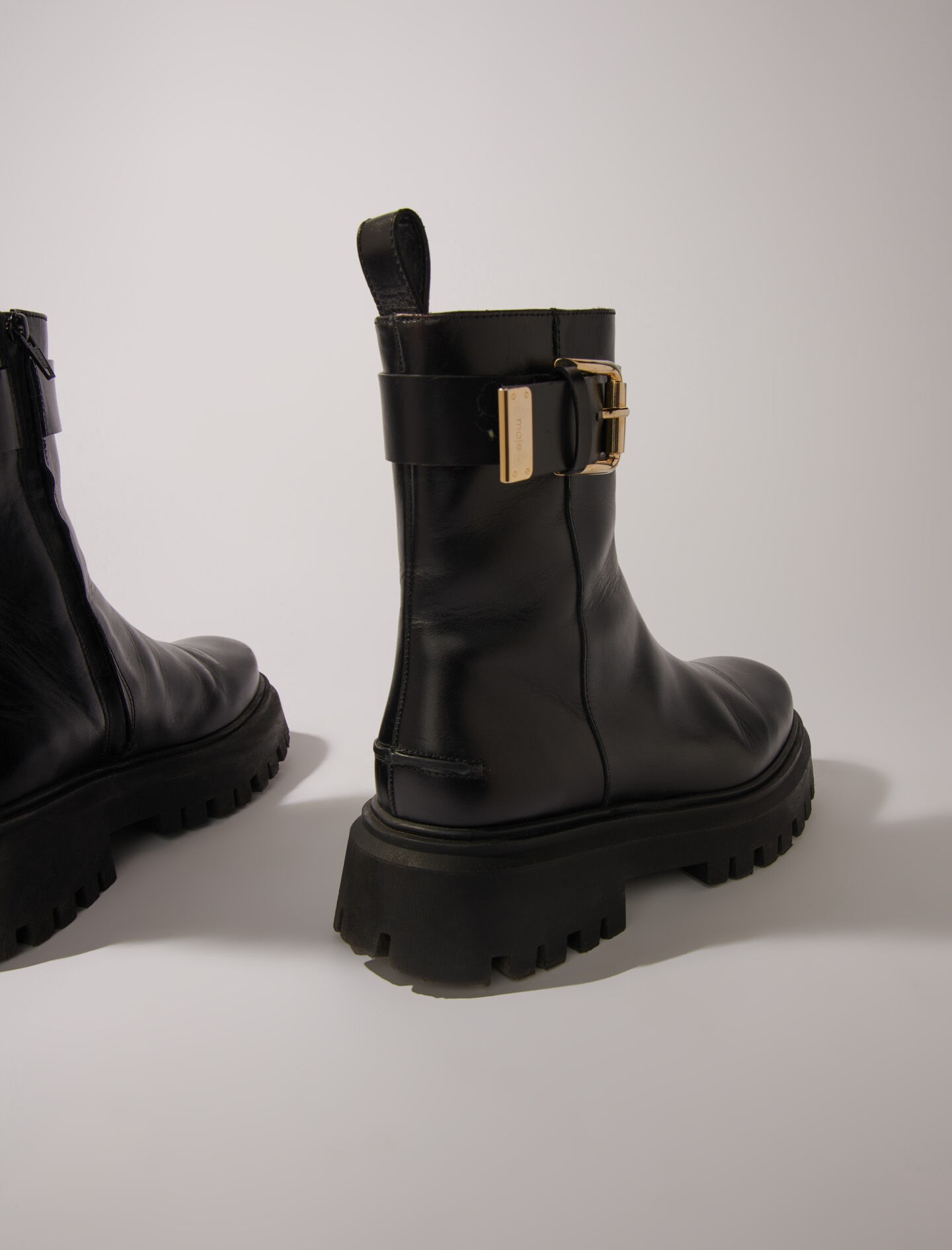Leather ankle boots with buckles - 6