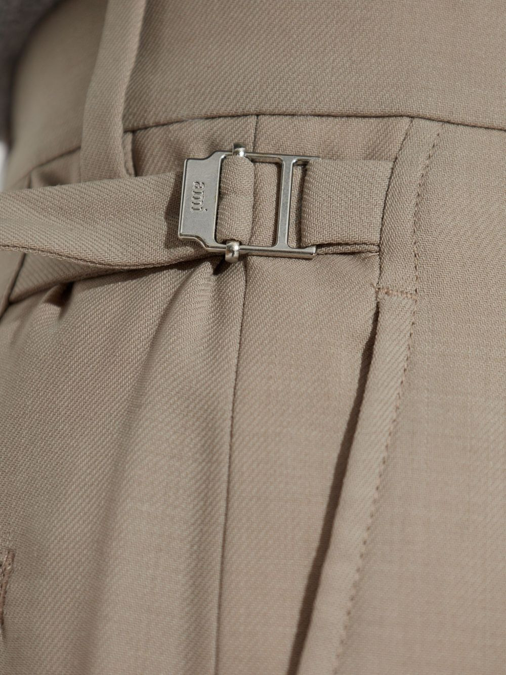 pleated buckle-fastening trousers - 5