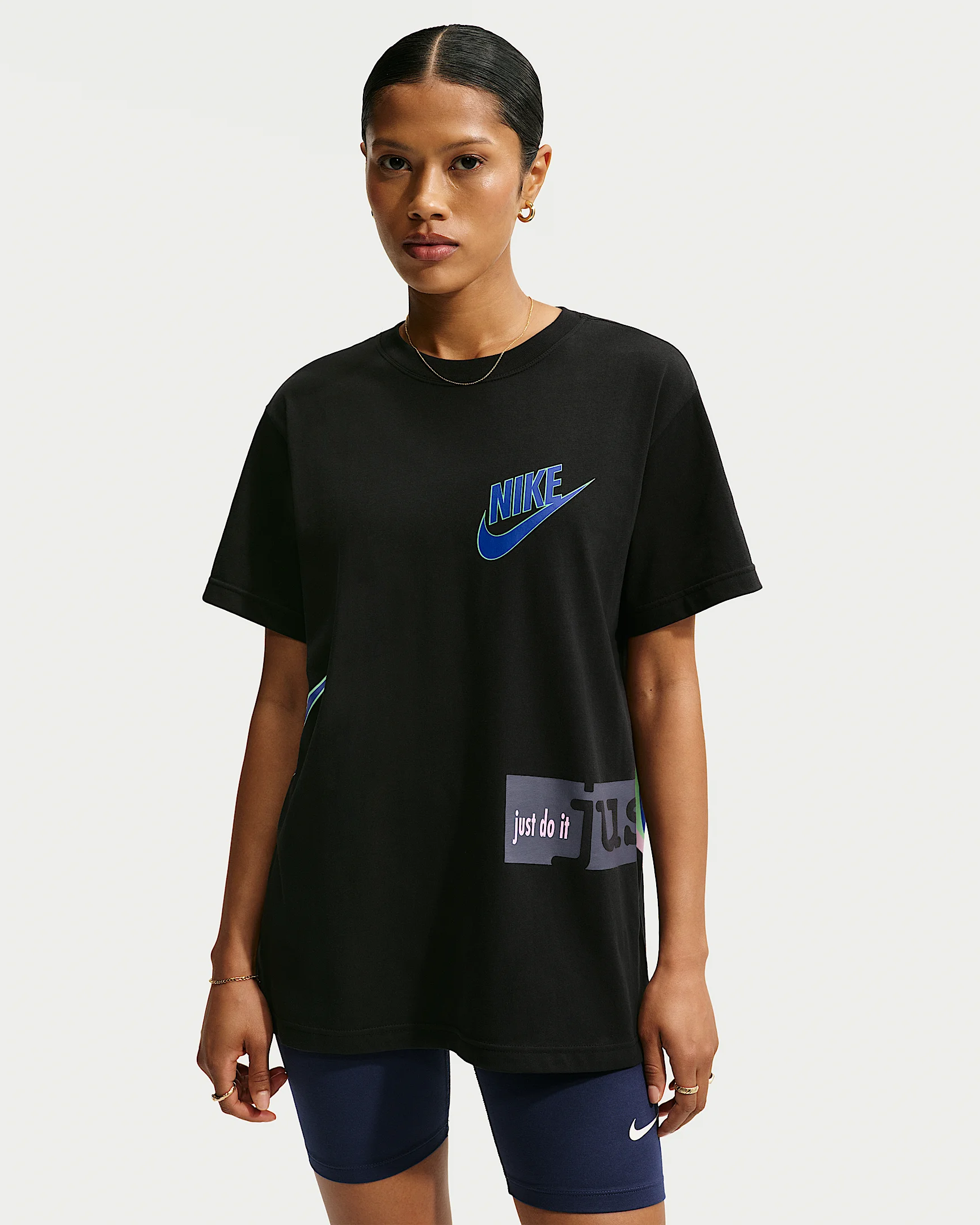 Nike Sportswear Classic Women's Oversized T-Shirt - 1