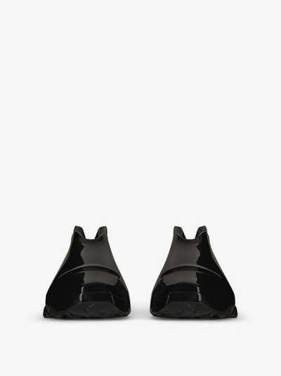 Givenchy MONUMENTAL MALLOW LOW SHOES IN SHINY RUBBER outlook