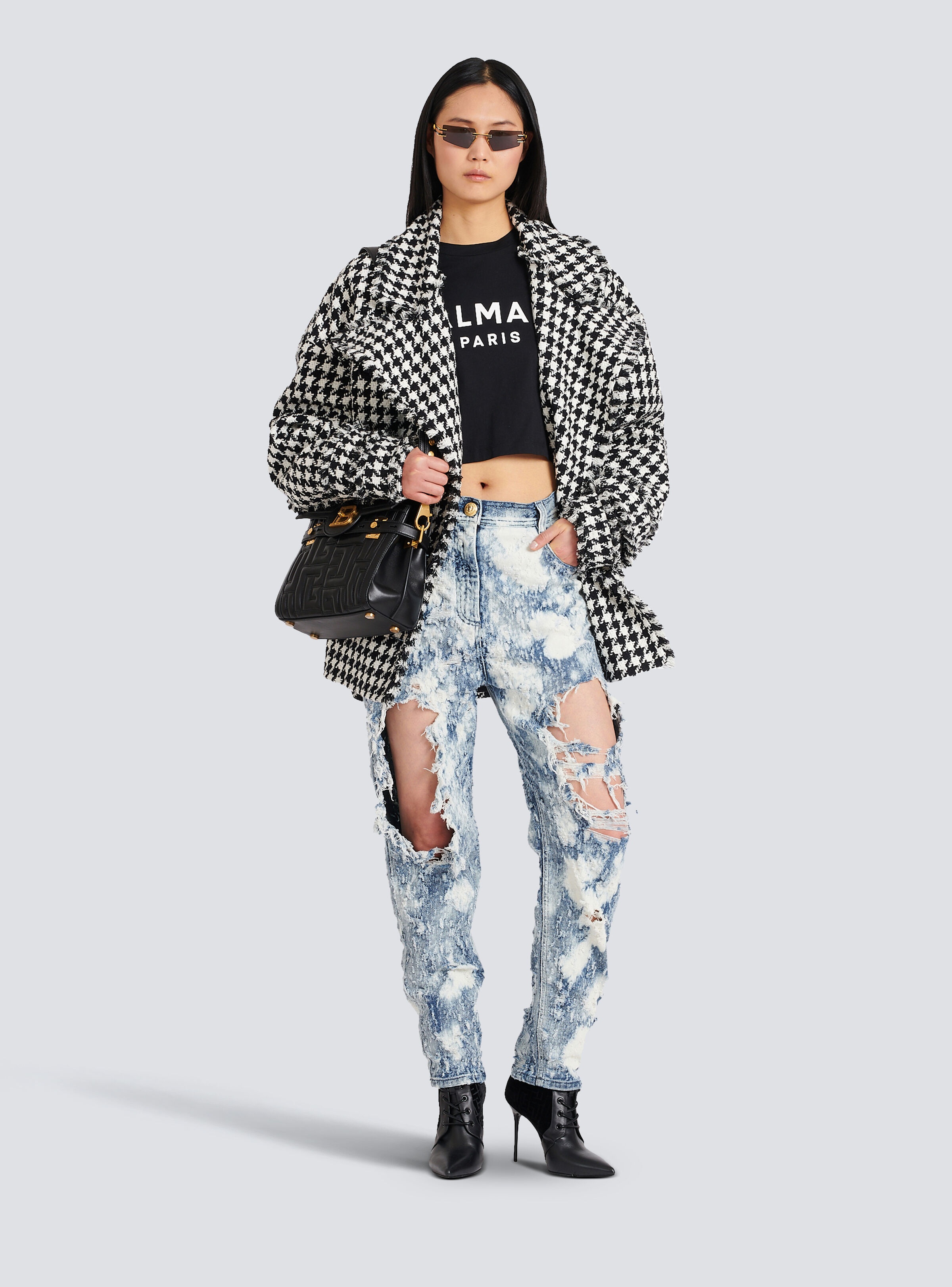 Destroyed faded boyfriend cut jeans - 2