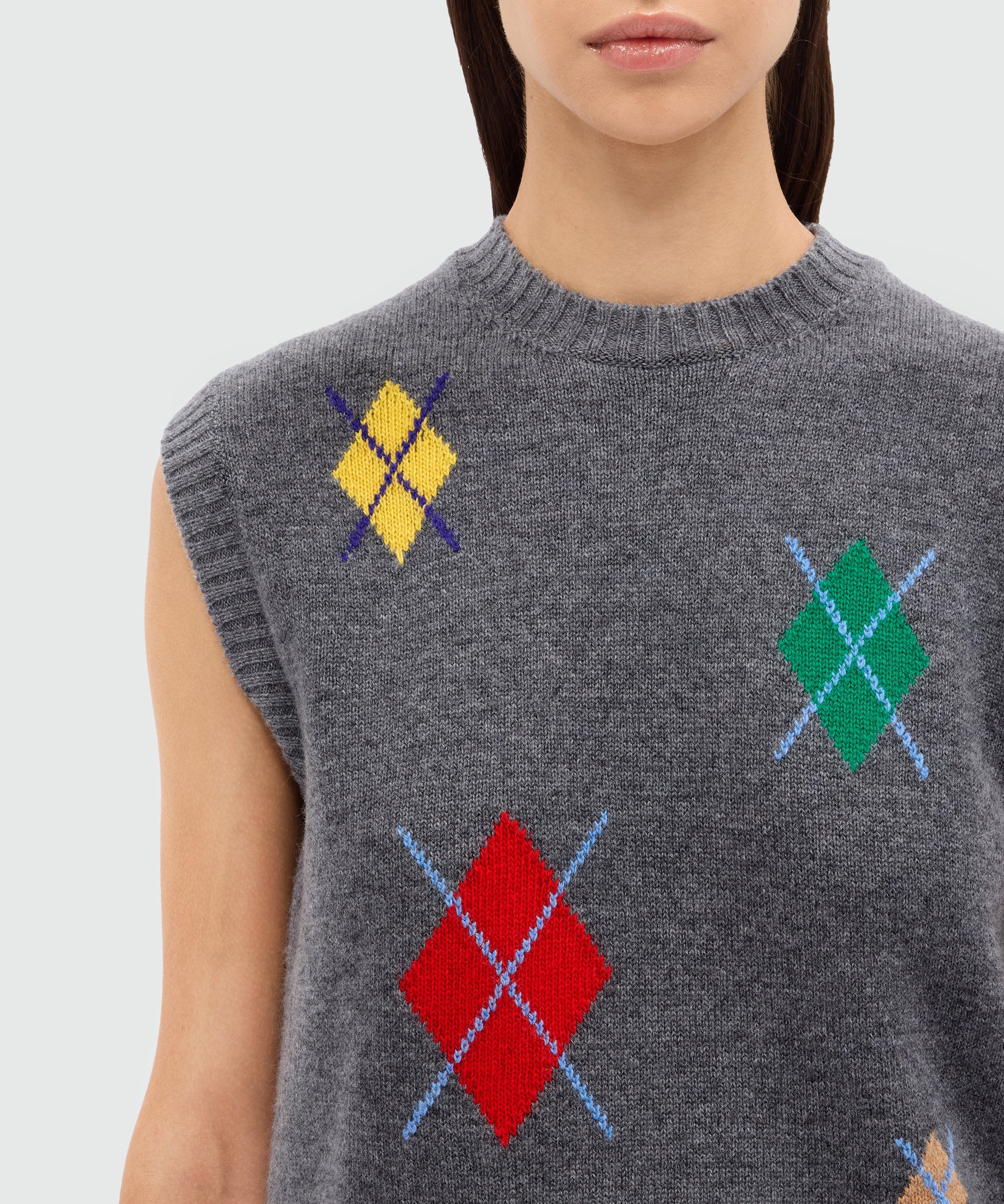 Grey melange knitted vest with multicolor argyle pattern - 5