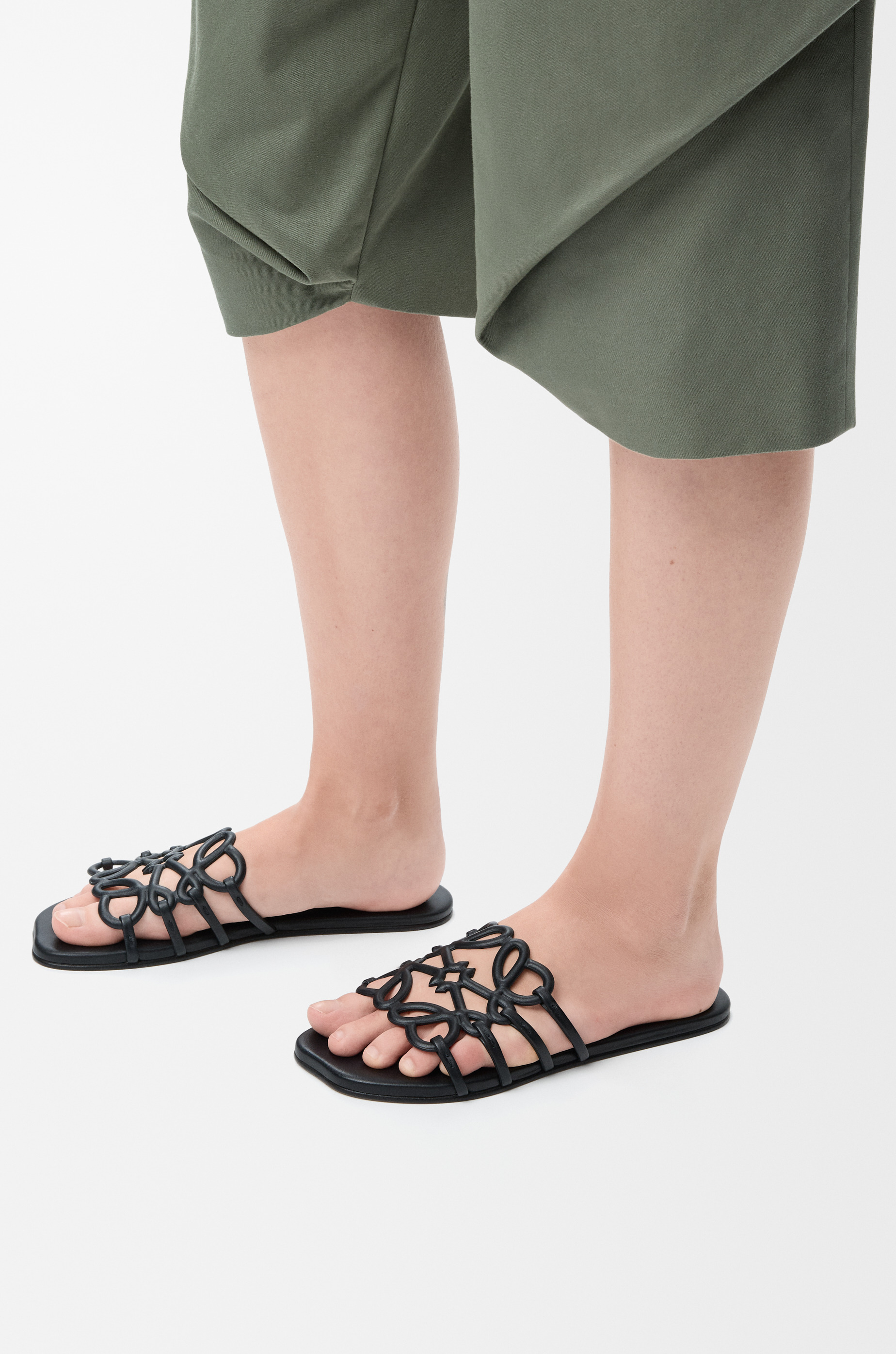 Petal Anagram slide in soft calfskin - 2