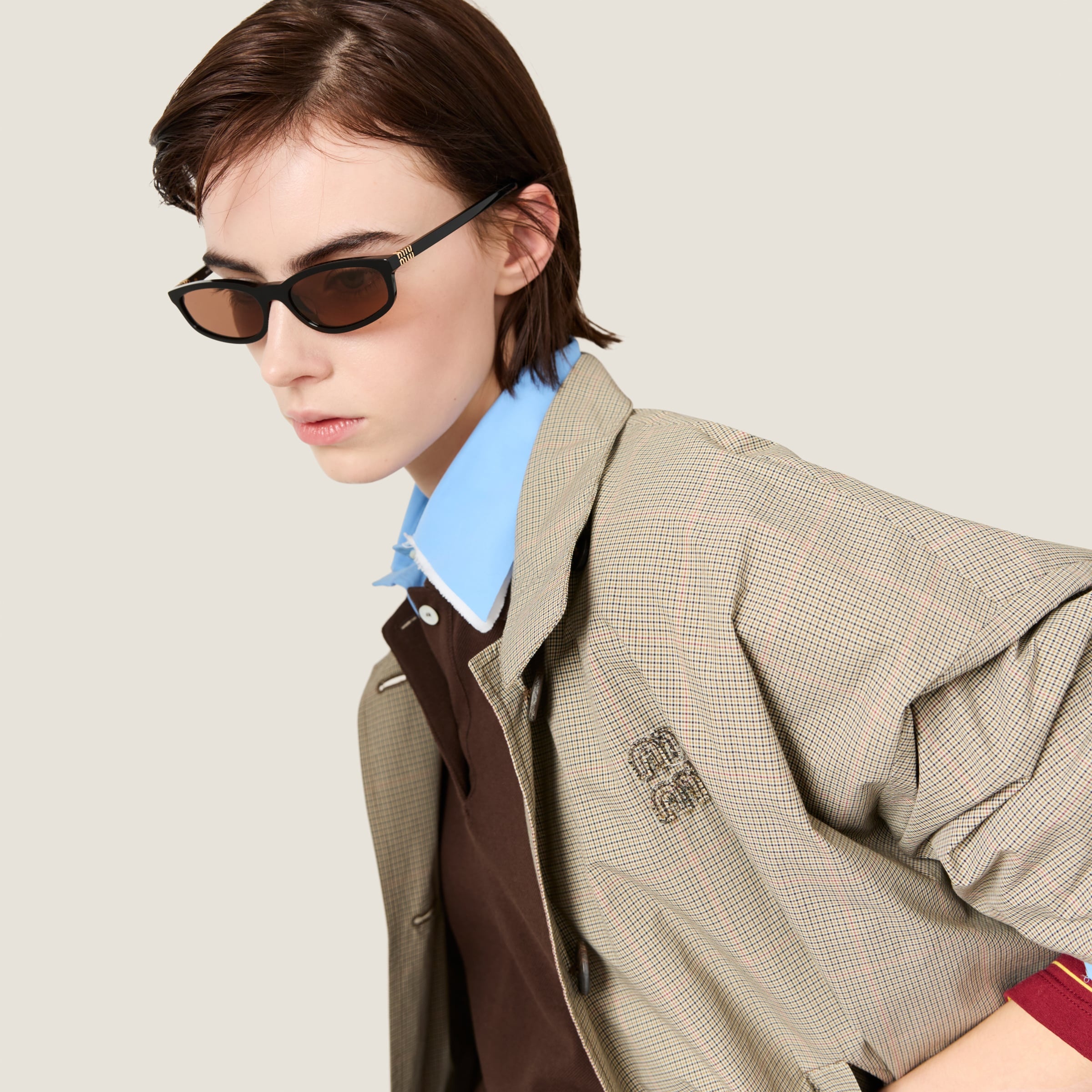 【関税込み】Miu Miu Eyewear ホワイト Miu Regard サングラス Miu Miu Miu Regard sunglasses | REVERSIBLE