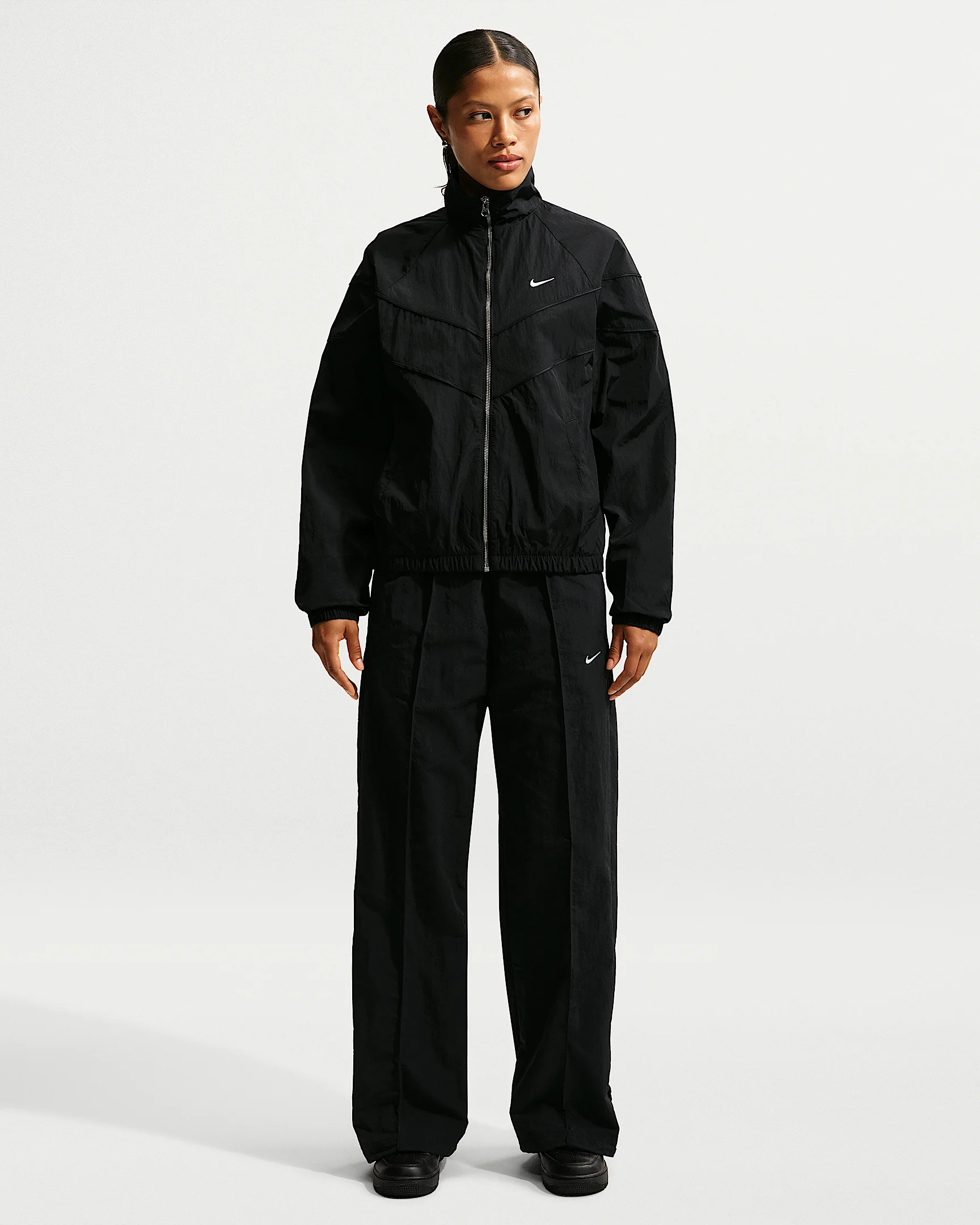 Nike Sportswear Everything Wovens Women's Mid-Rise Open-Hem Pants - 1