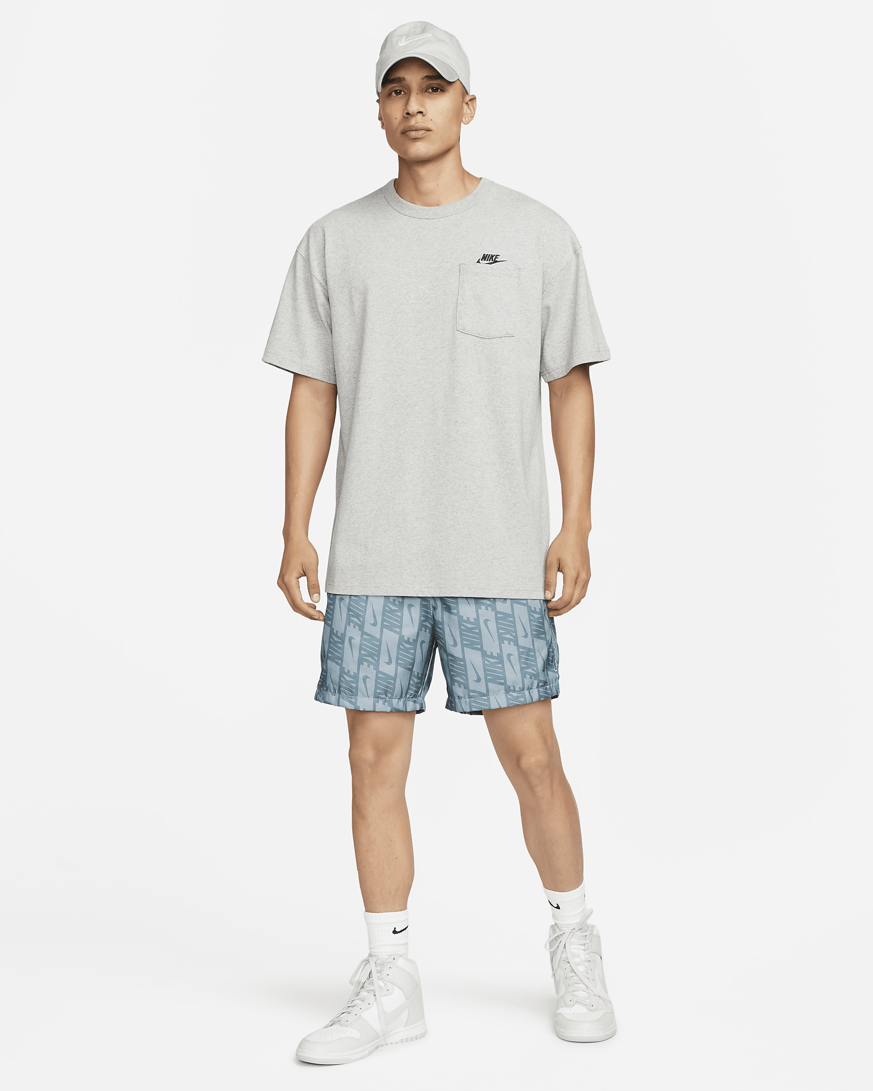 Nike Sportswear Premium Essentials Men's Pocket T-Shirt - 5