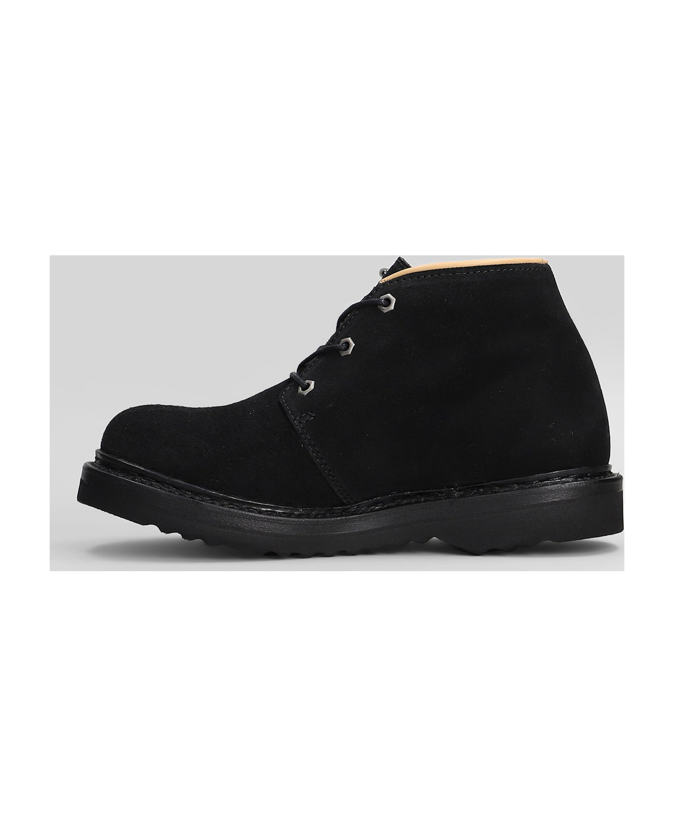 Chukka Boot Boots In Black Suede - 3