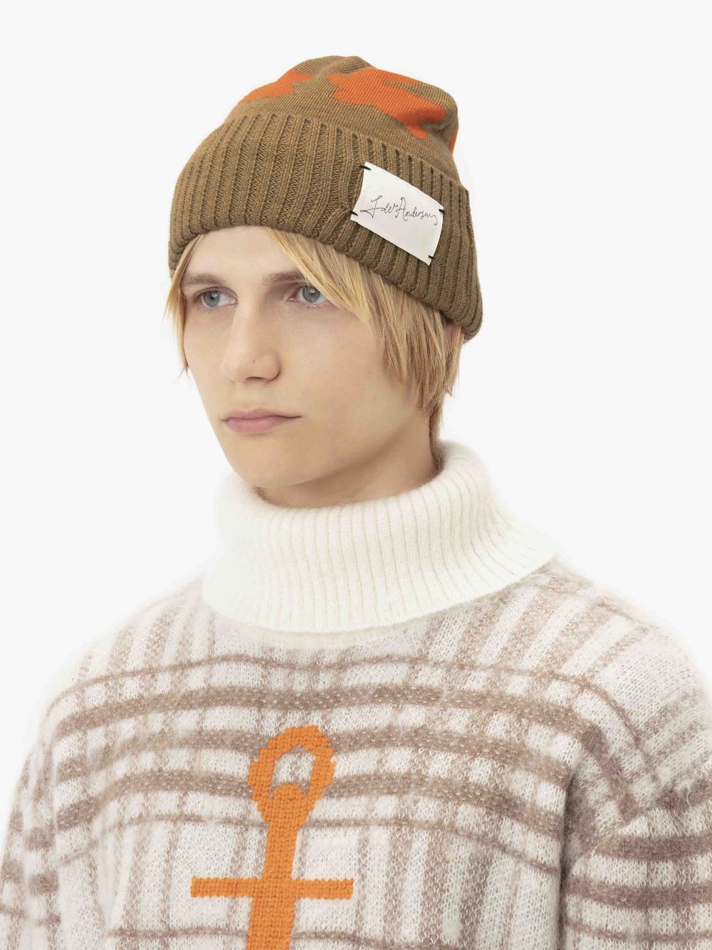 BEANIE WITH BUNNY MOTIF - 3