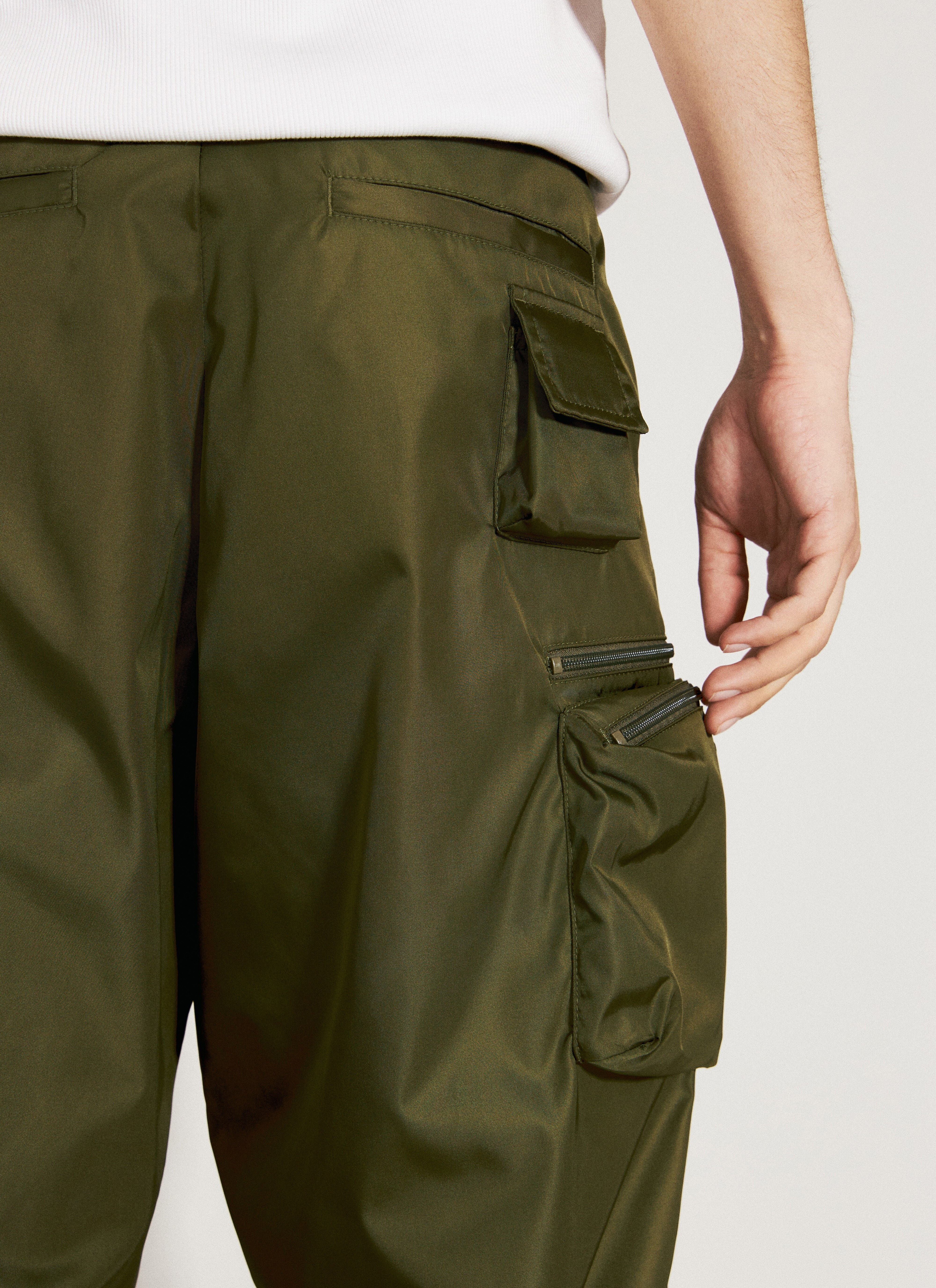 パンツ PRADA Cargo Pants Prada Re-Nylon カーゴパンツ 通販 - FARFETCH
