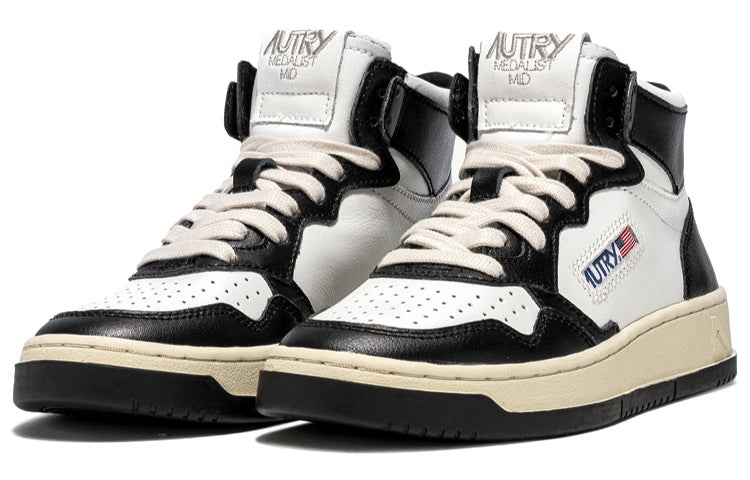 (WMNS) AUTRY Medalist Mid Bicolor 'White Black' AUMW-WB01 - 2