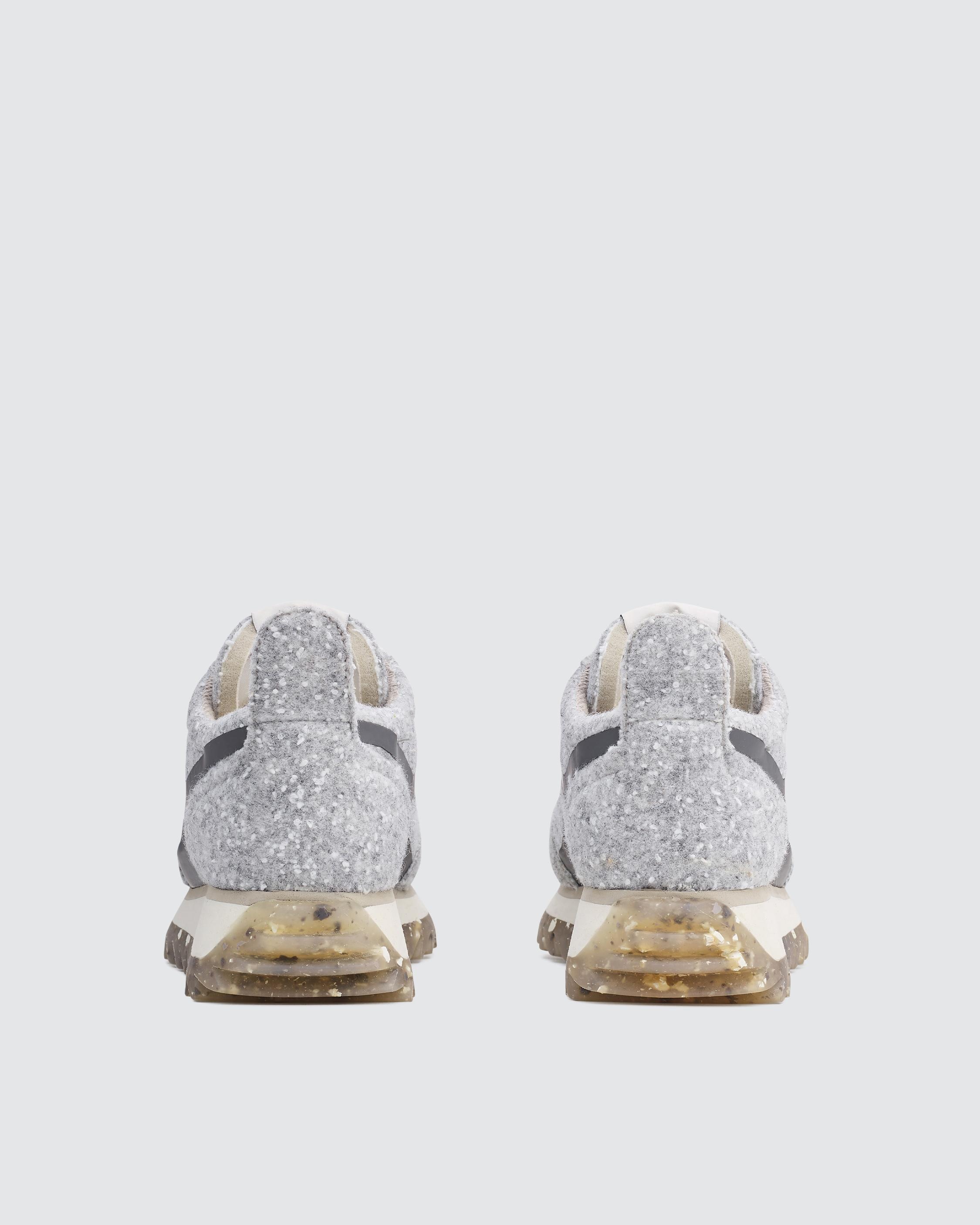 Retro Runner - Mélange Felt
Low Top Sneaker - 3