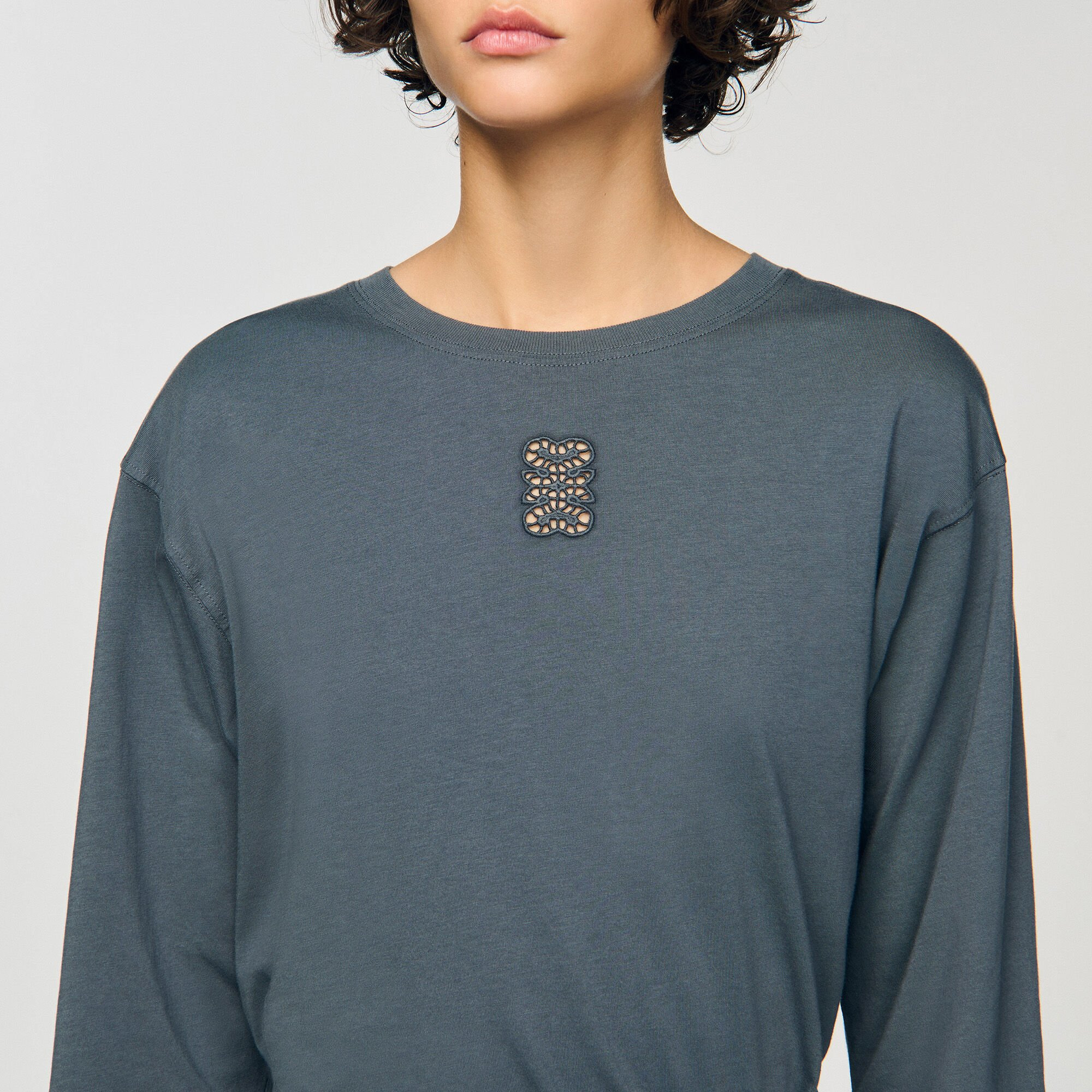 T-SHIRT WITH EMBROIDERY - 3
