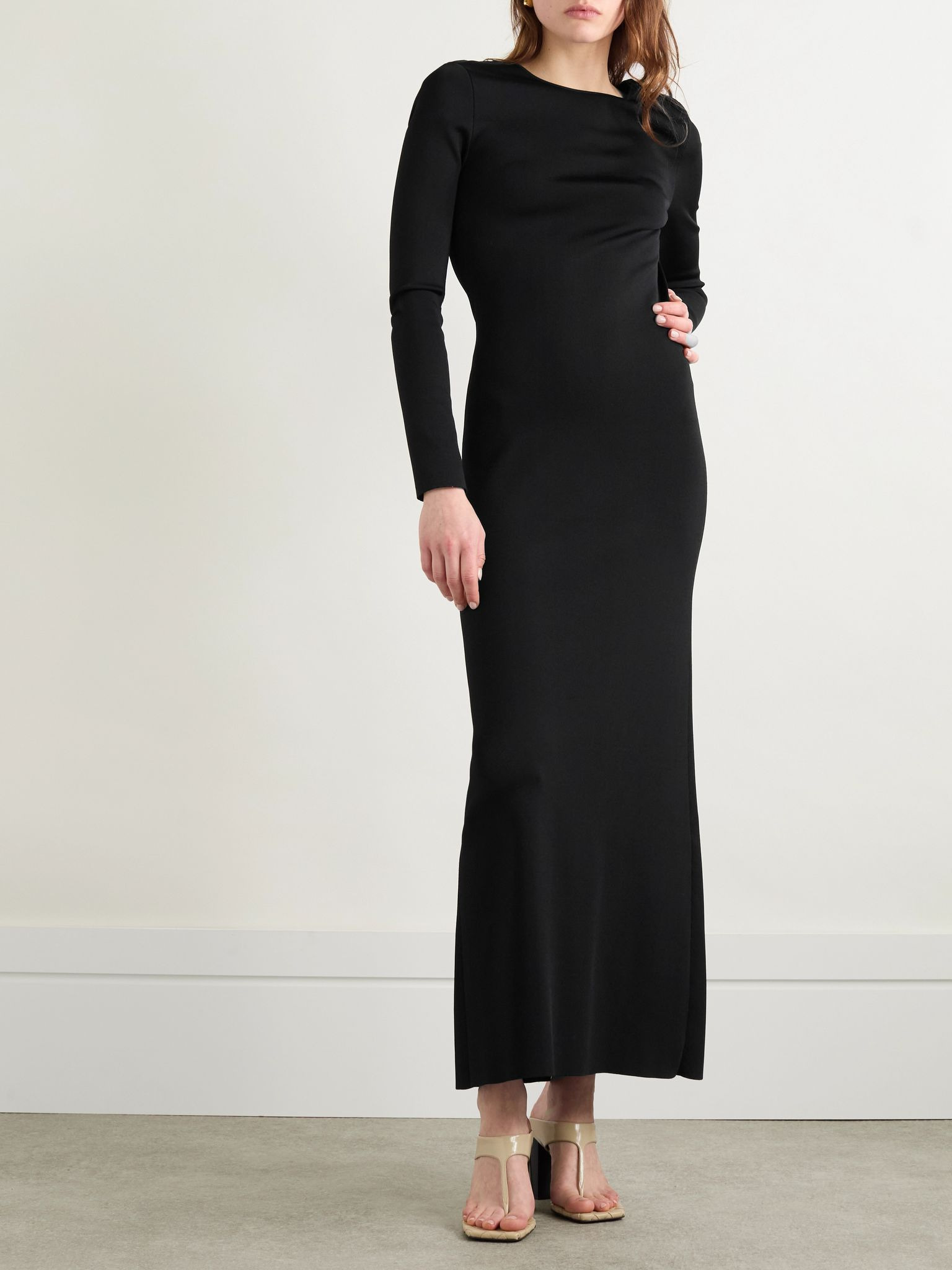 Open-back chain-embellished knitted maxi dress Black - 2