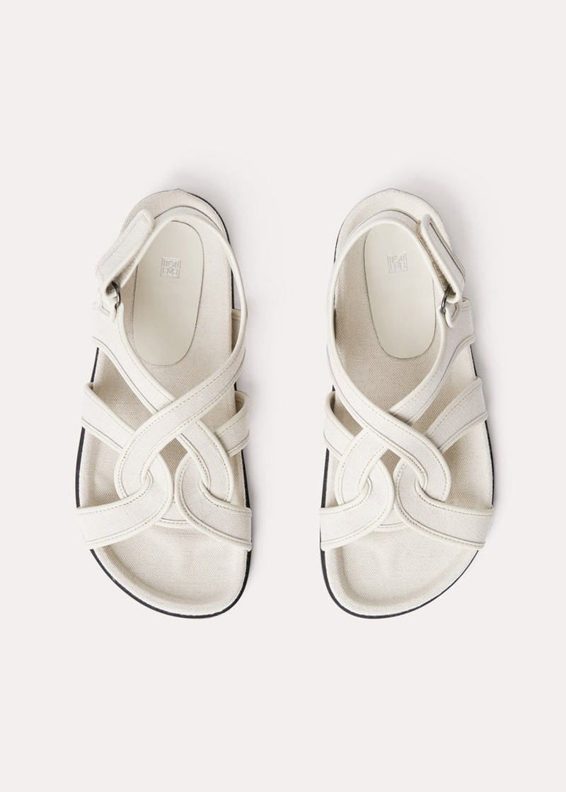 Totême The chunky sandal beige outlook