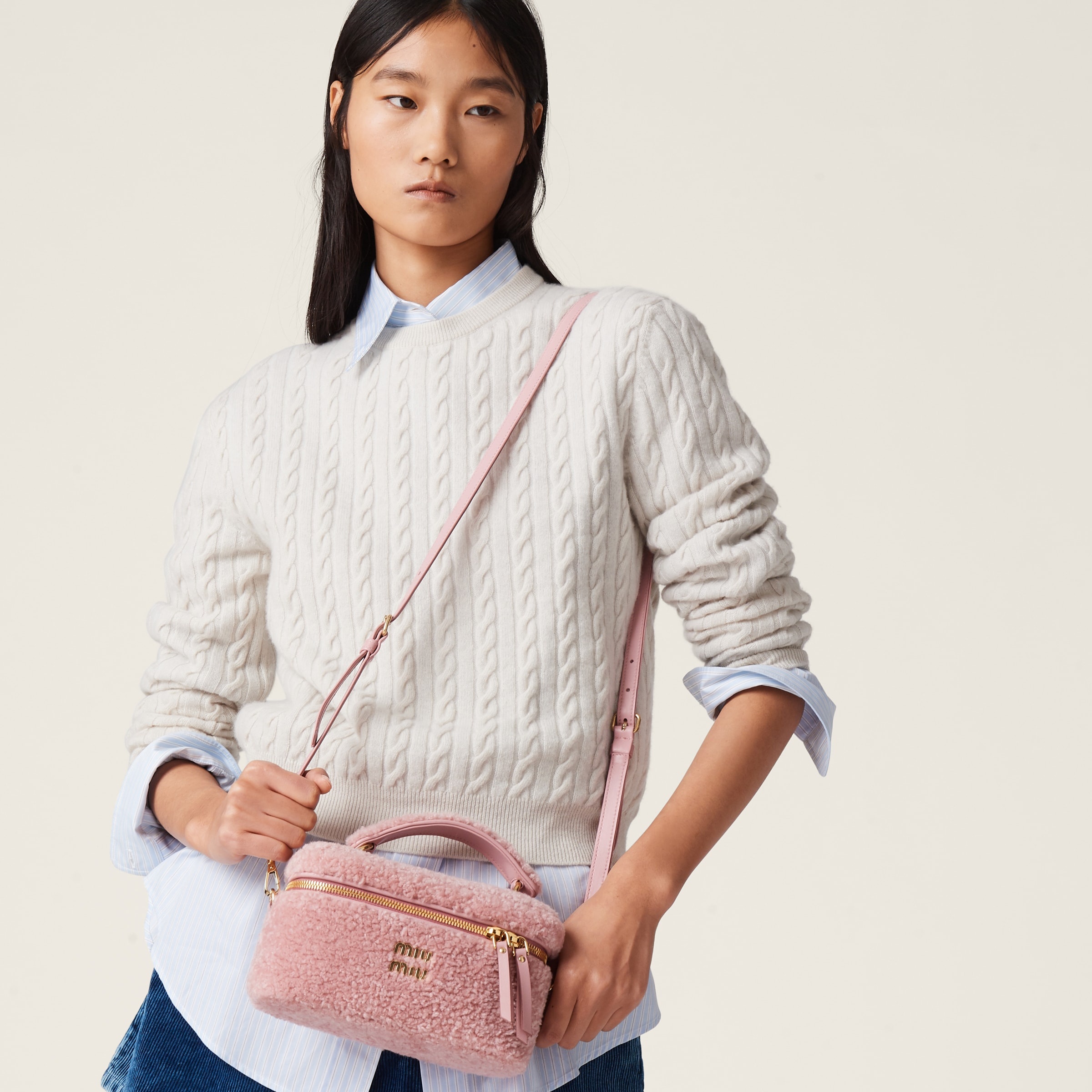 Shearling shoulder bag with leather details - 4