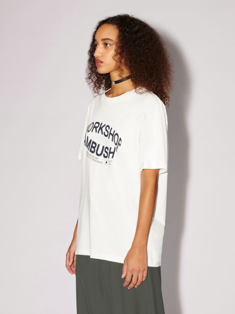 Revolve Ambush 로고 티셔츠 7