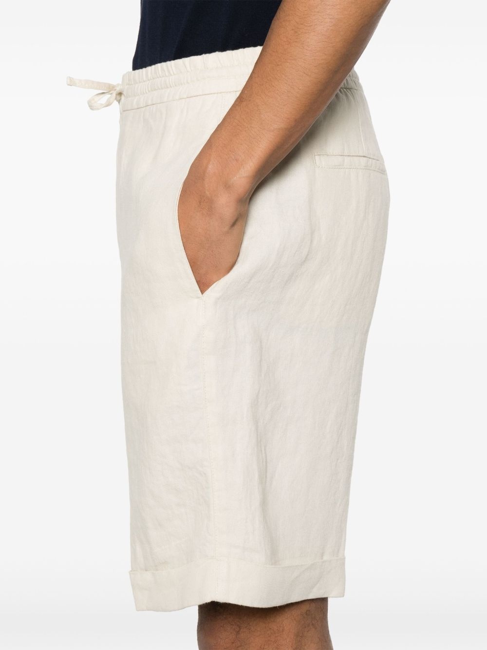 line shorts - 5