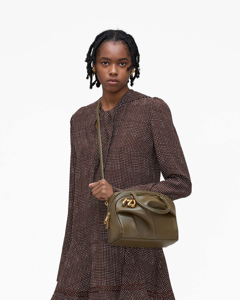 Marc Jacobs THE SMALL WAVE outlook