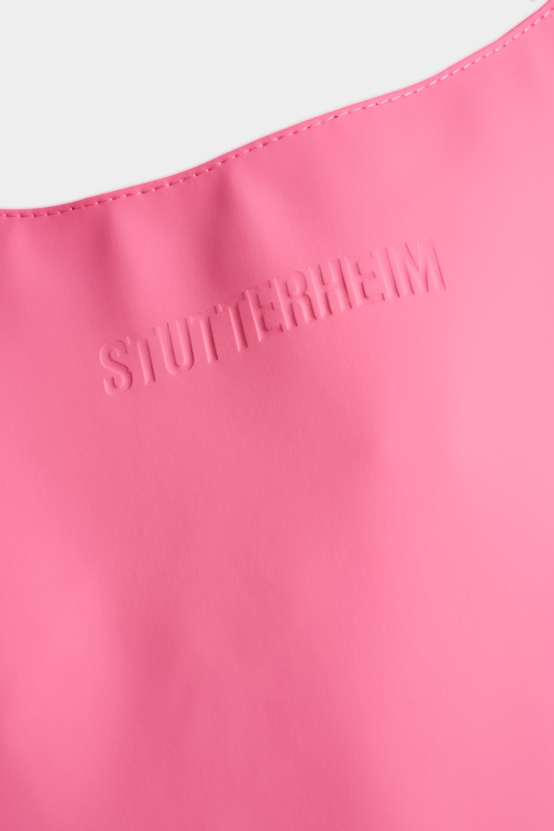 Stutterheim Svea Bag Bubblegum outlook