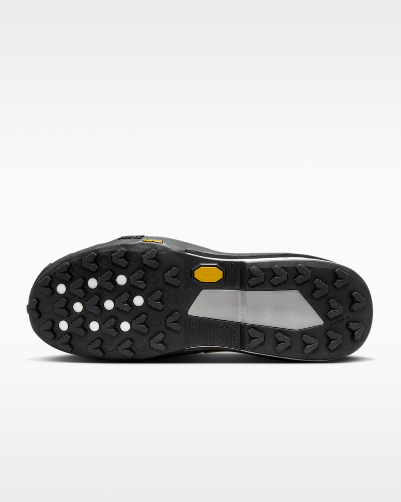 Nike Nike Zegamadome x sacai Men's Shoes outlook