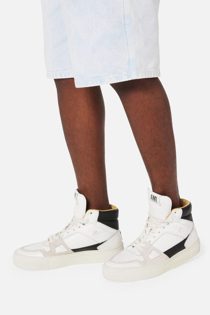 AMI Paris Mid-Top Sneakers Ami De Coeur outlook