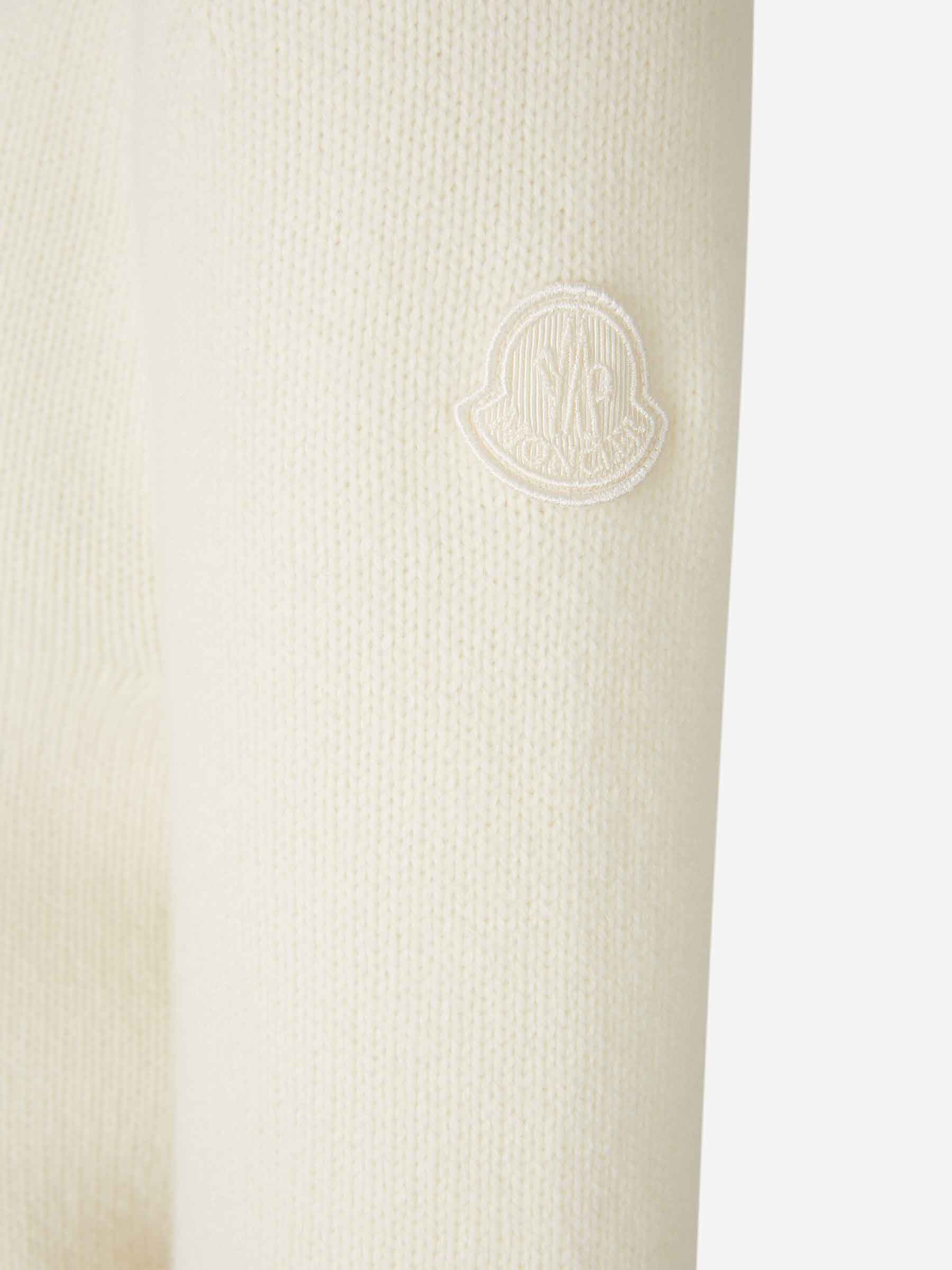 ROUND NECK SWEATER - 4