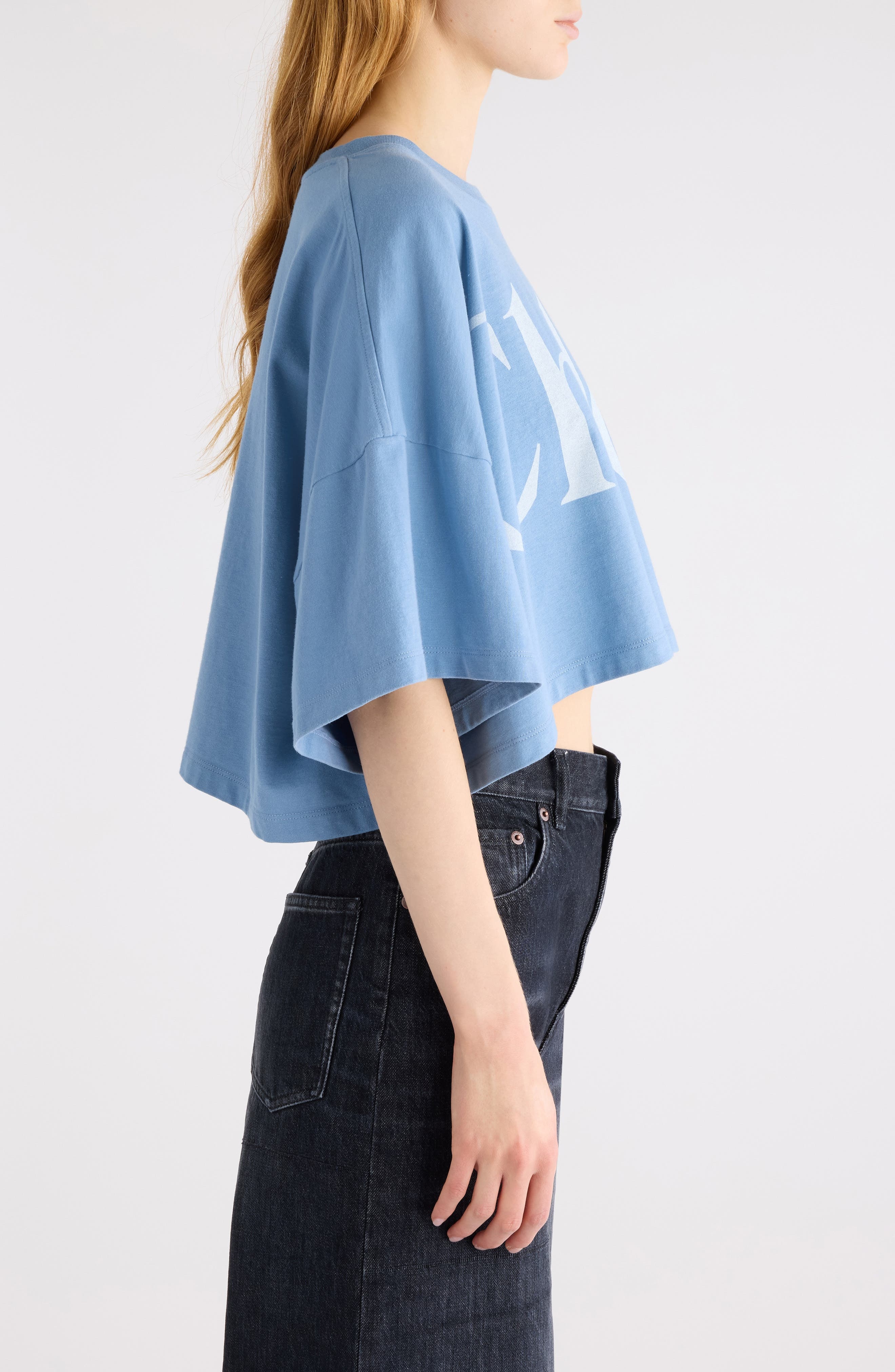 Chloé Oversize Signature Logo Crop Graphic T-Shirt in Airy Blue at Nordstrom - 4