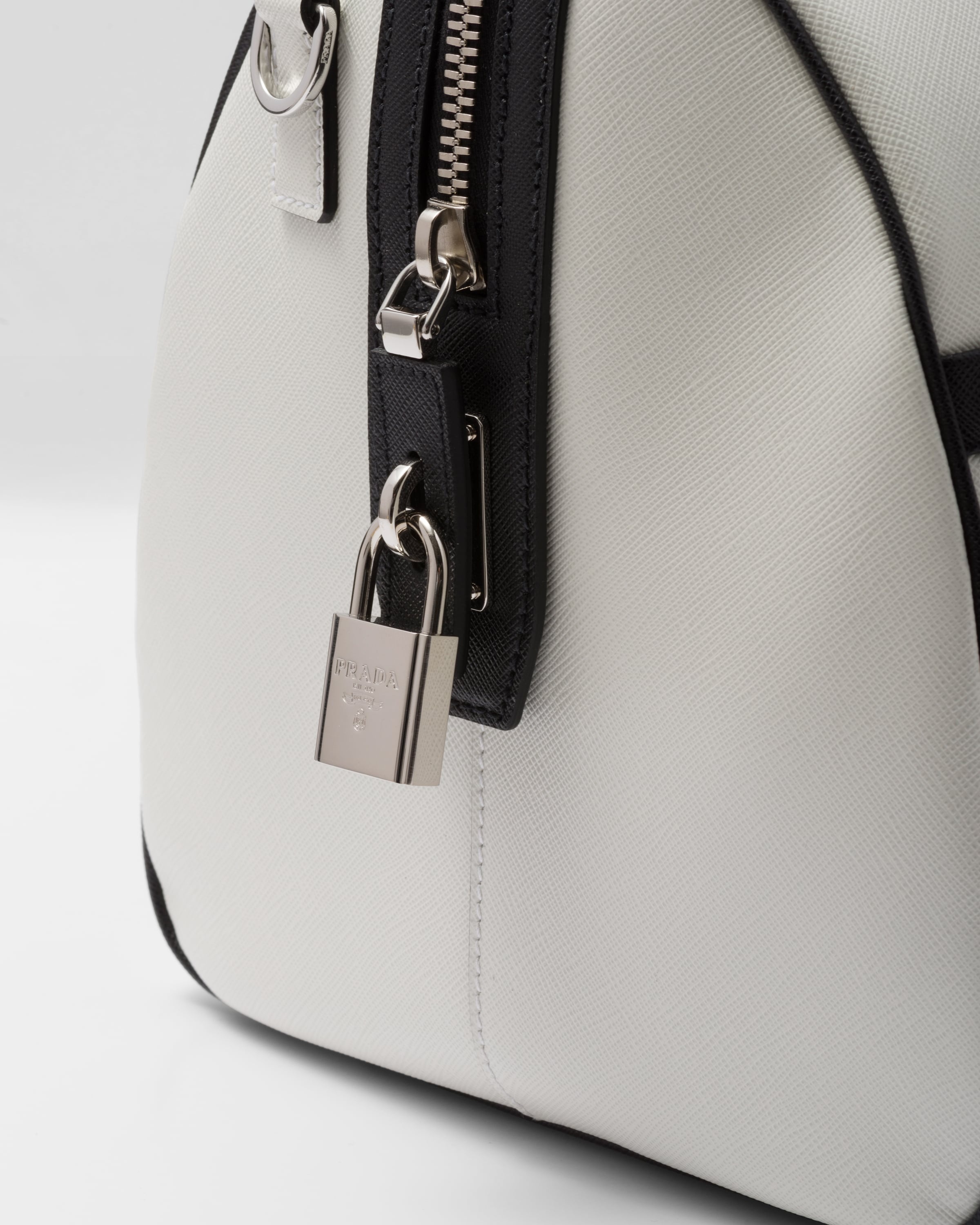 Saffiano leather travel bag - 7