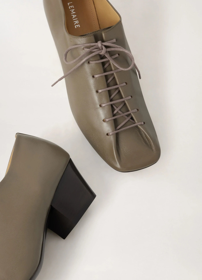 Lemaire HEELED DERBIES
SHINY NAPPA LEATHER outlook