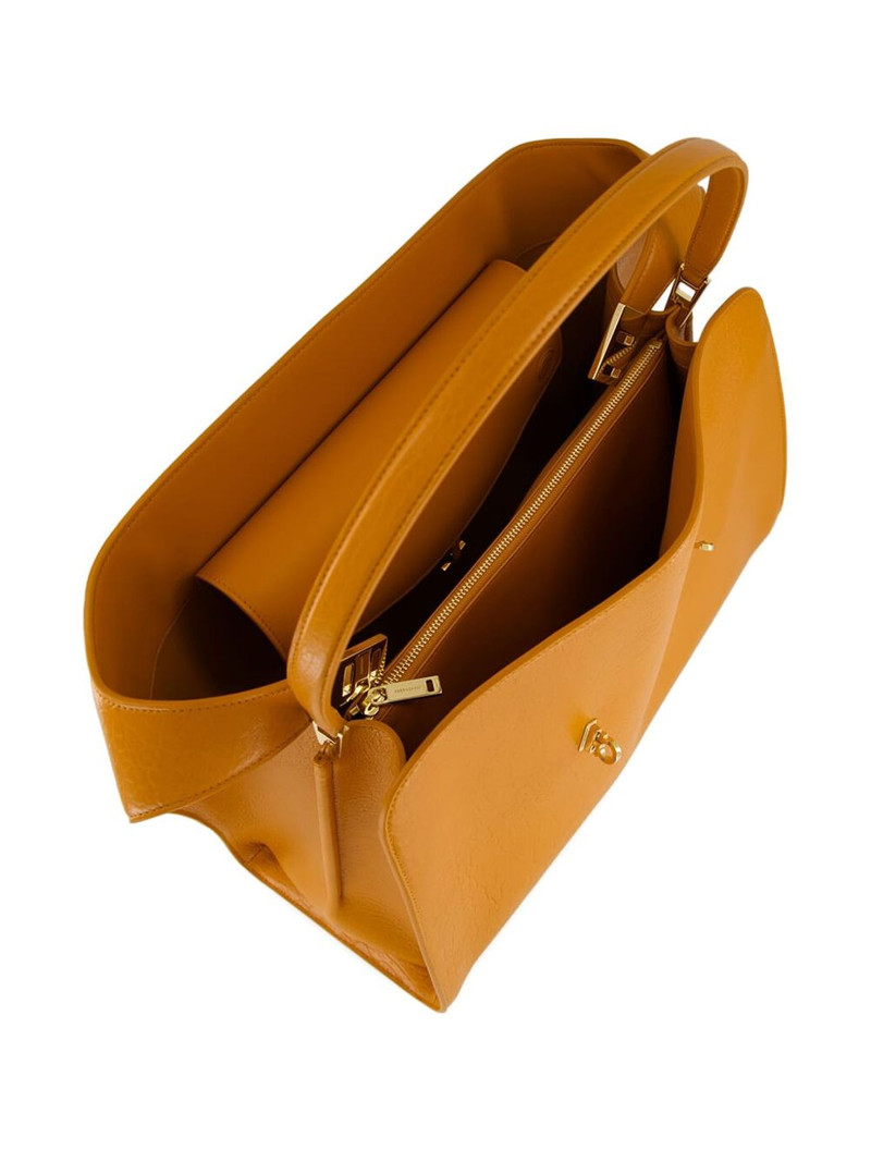 medium Hug maxi-grain leather shoulder bag 3