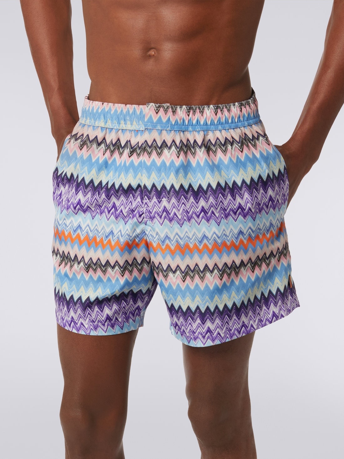 Technical fabric swimming trunks with chevron print - 5